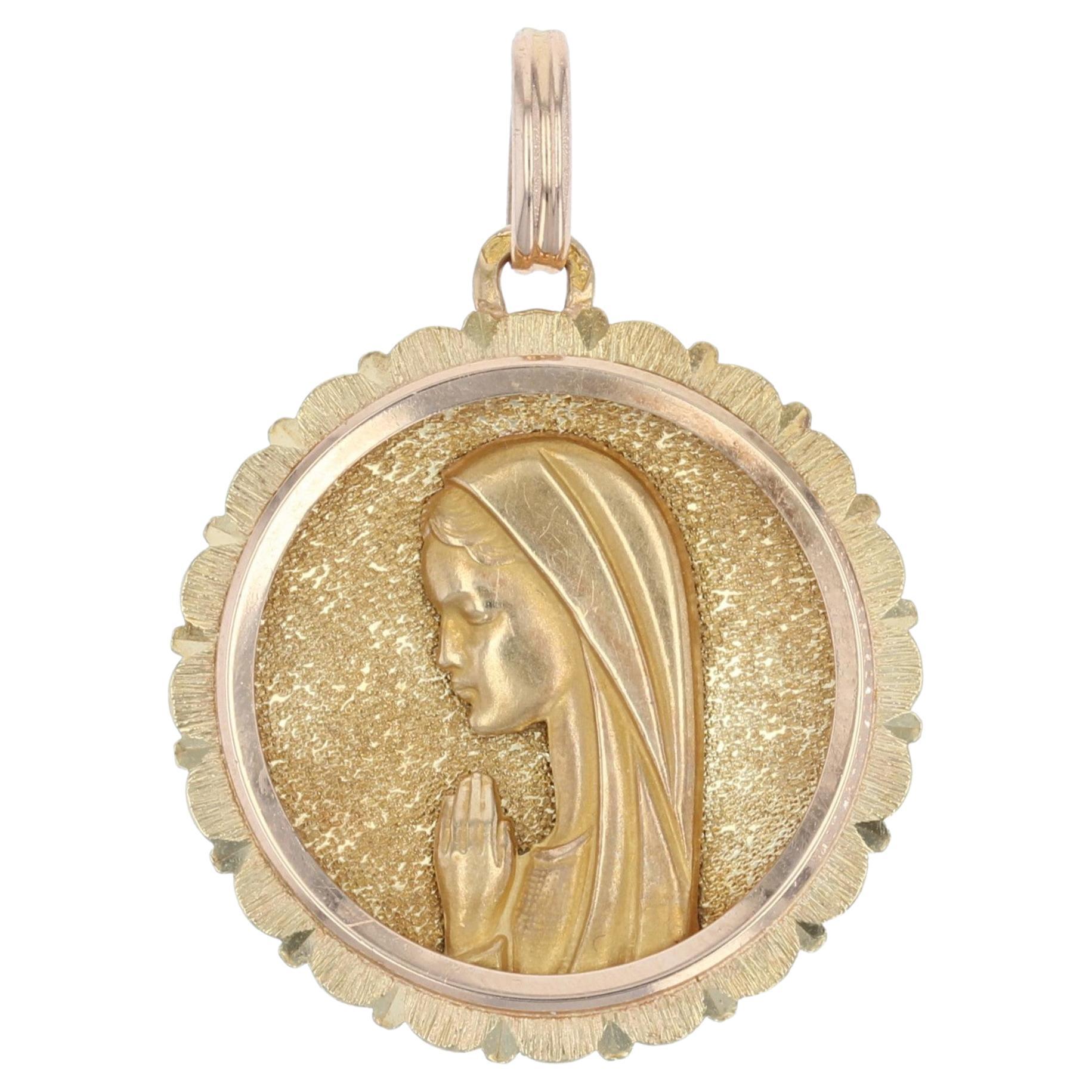 French 1970s 18 Karat Yellow Gold Virgin Mary in Prayer Medal