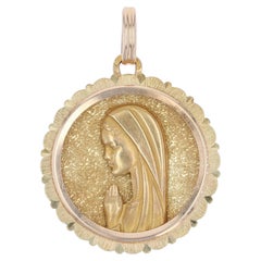 French 1970s 18 Karat Yellow Gold Virgin Mary in Prayer Medal