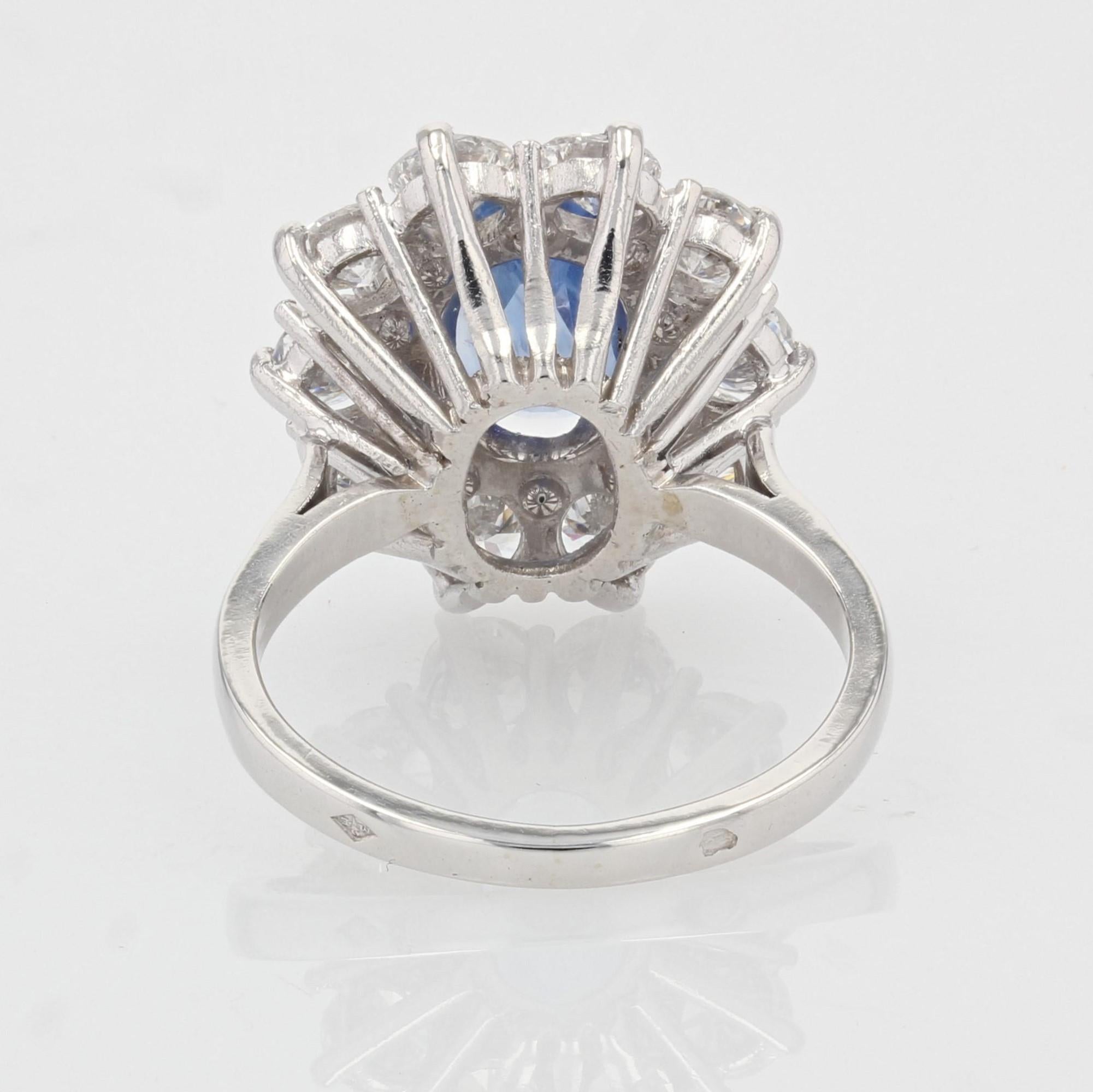 French 1970s 3 Carat No Heat Sapphire Diamonds 18 Karat White Gold Daisy Ring For Sale 4