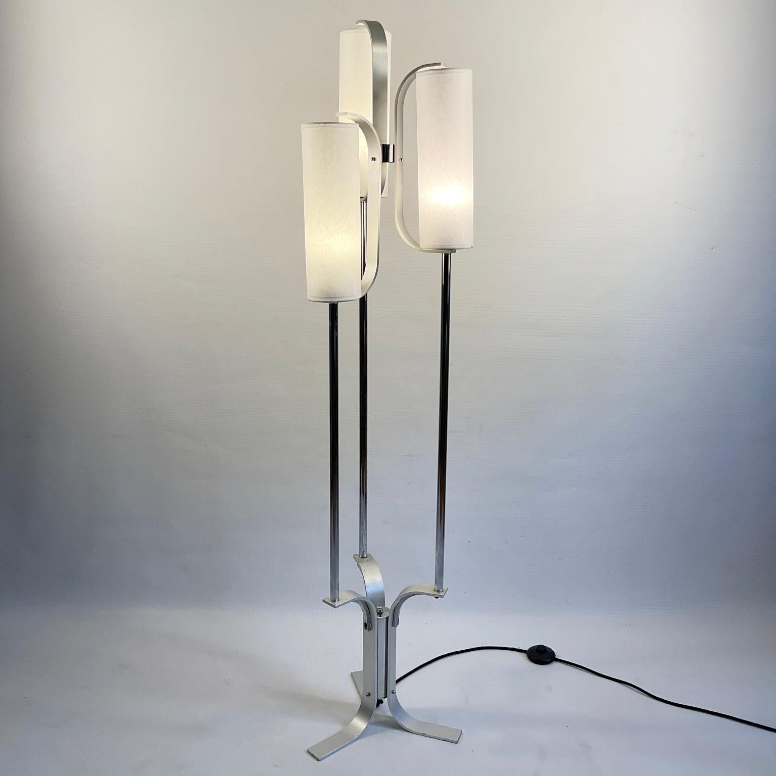 1970s Floor Lamp with Four Parchment Lampshades  For Sale 5