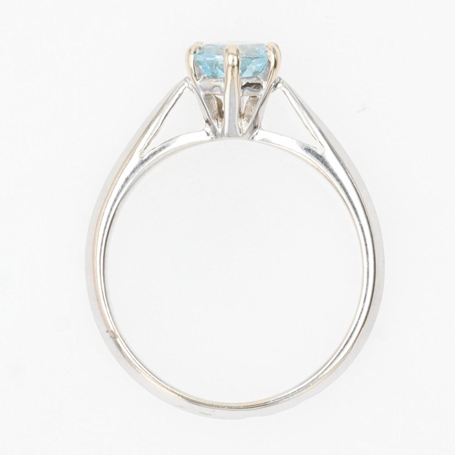 French 1970s Aquamarine 18 Karat White Gold Solitaire Ring For Sale 10