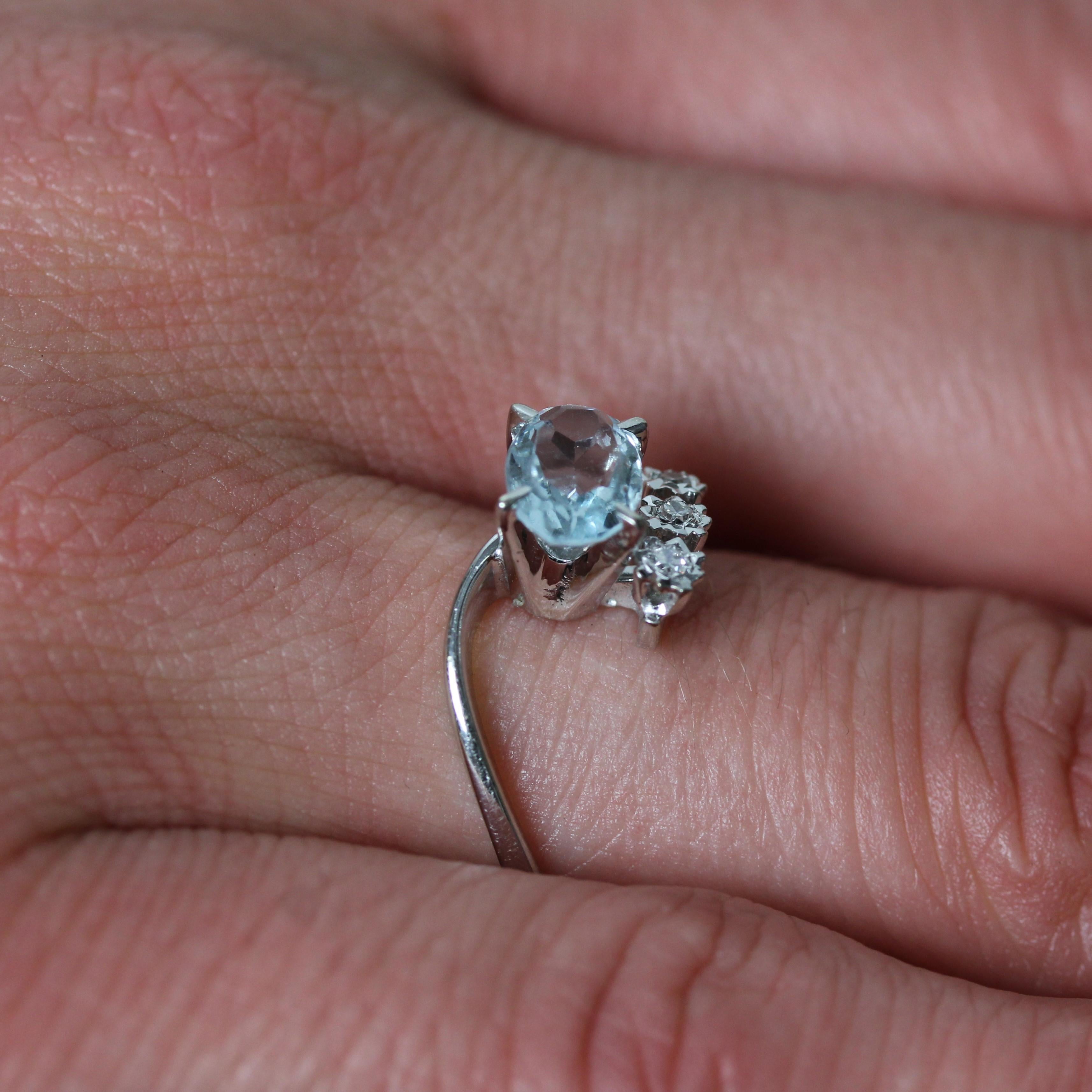 French 1970s Aquamarine Diamonds 18 Karat White Gold Asymmetrical Ring 6