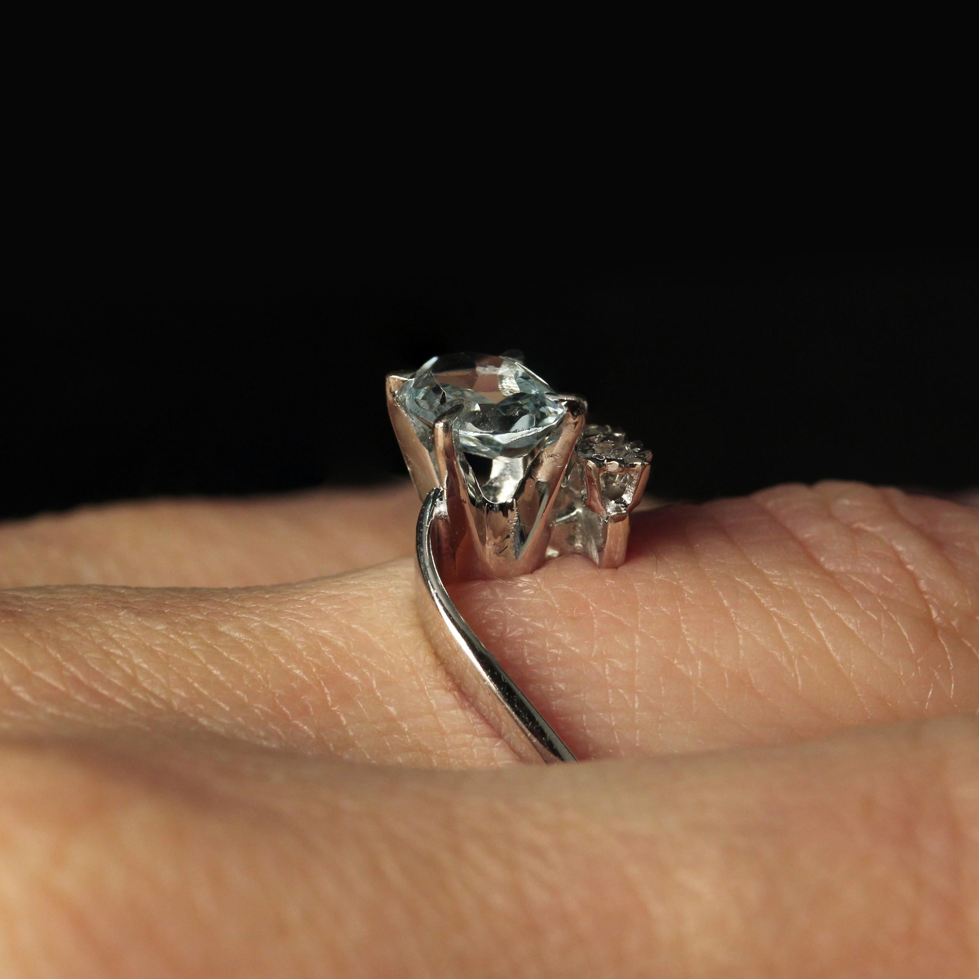 French 1970s Aquamarine Diamonds 18 Karat White Gold Asymmetrical Ring 10