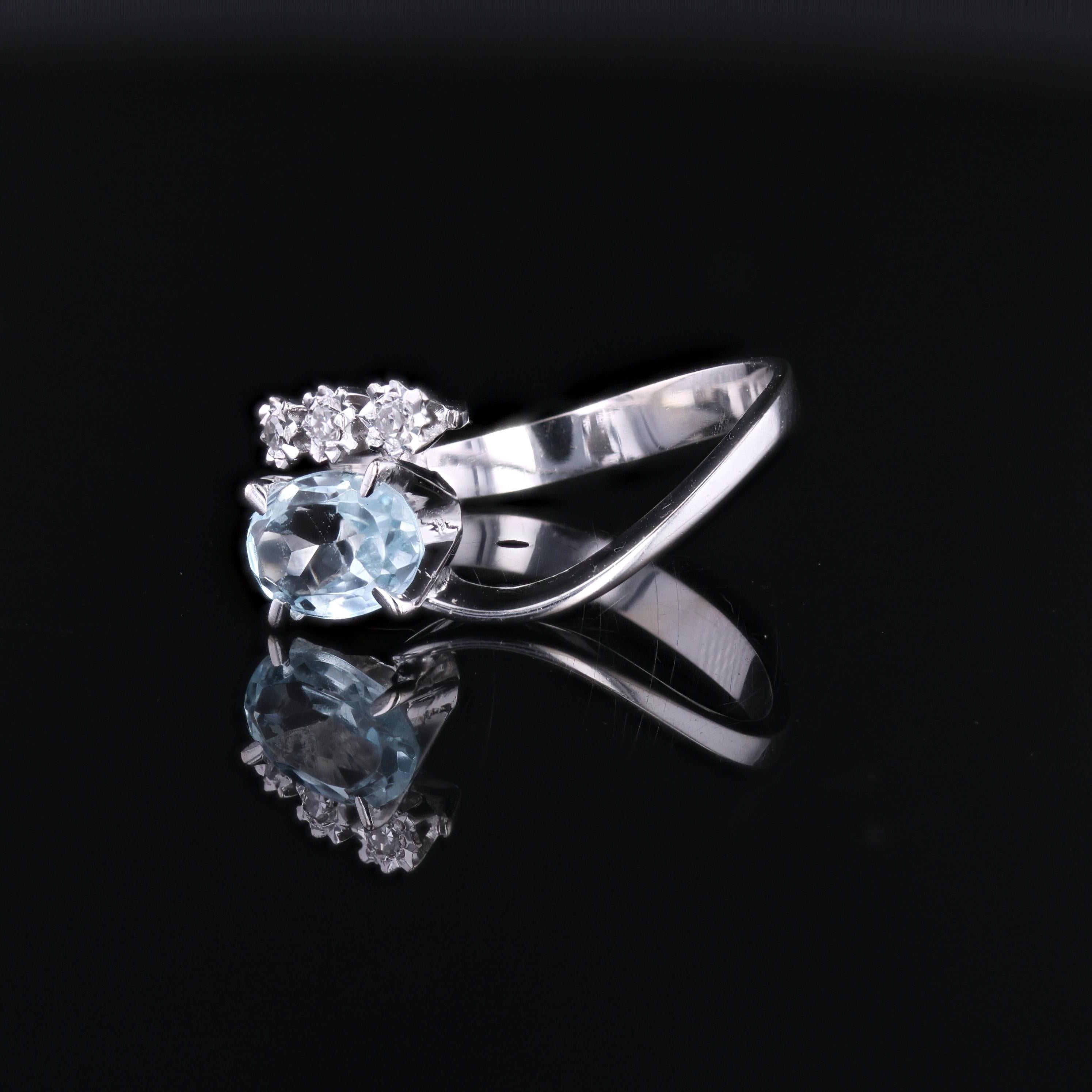 French 1970s Aquamarine Diamonds 18 Karat White Gold Asymmetrical Ring 1