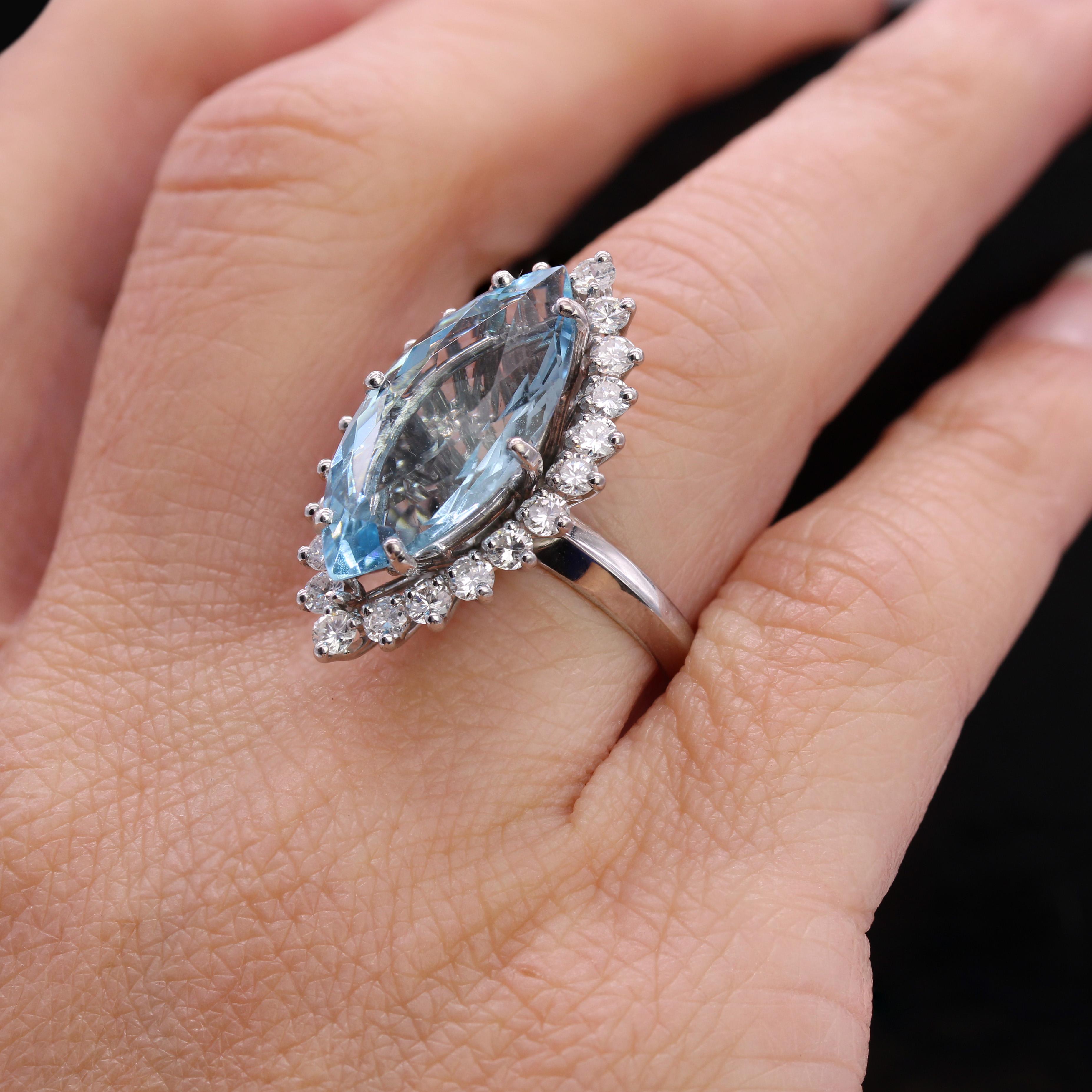 Anello Marquise in oro bianco 18 carati con diamanti di acquamarina francese degli anni '70 in vendita 9