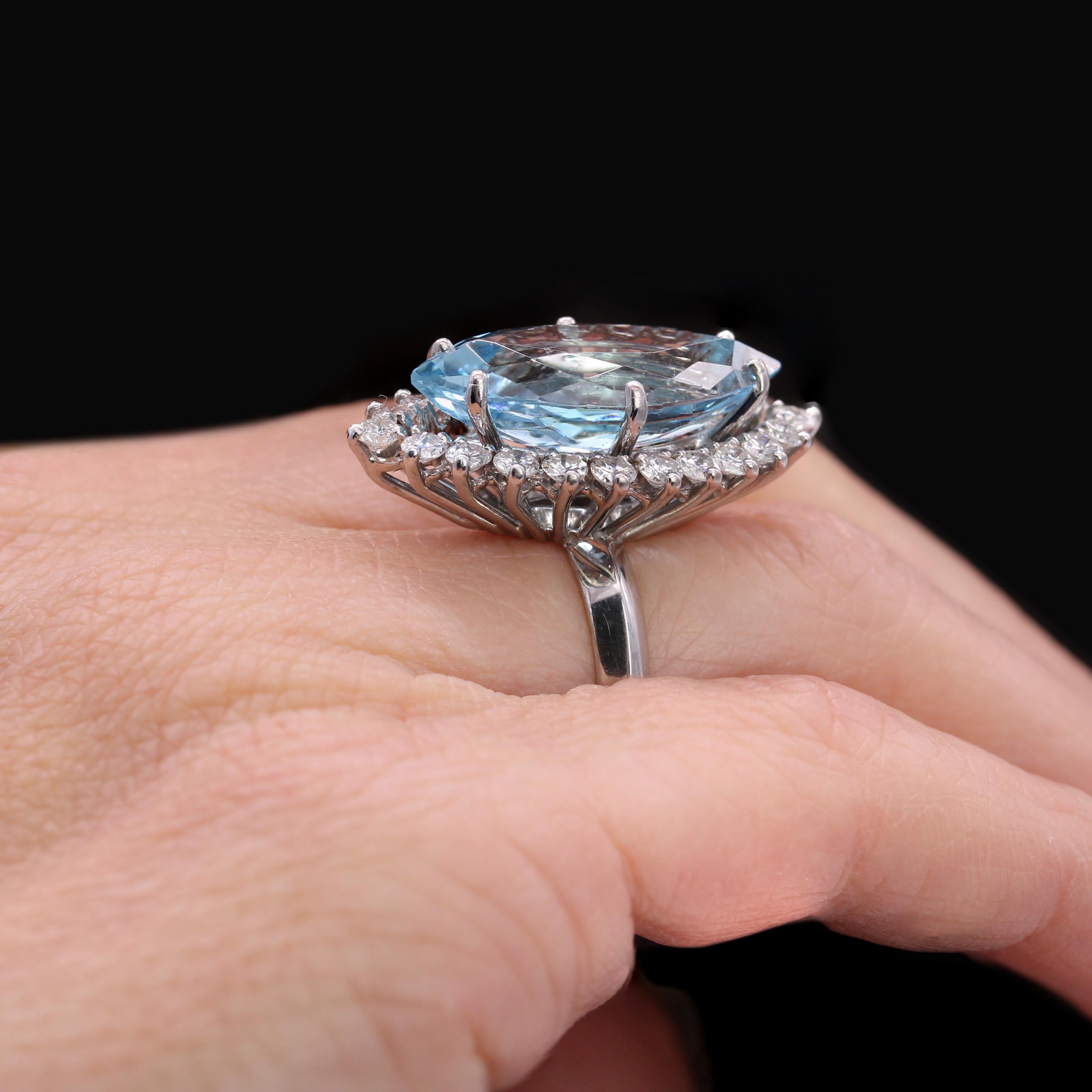 Anello Marquise in oro bianco 18 carati con diamanti di acquamarina francese degli anni '70 in vendita 10