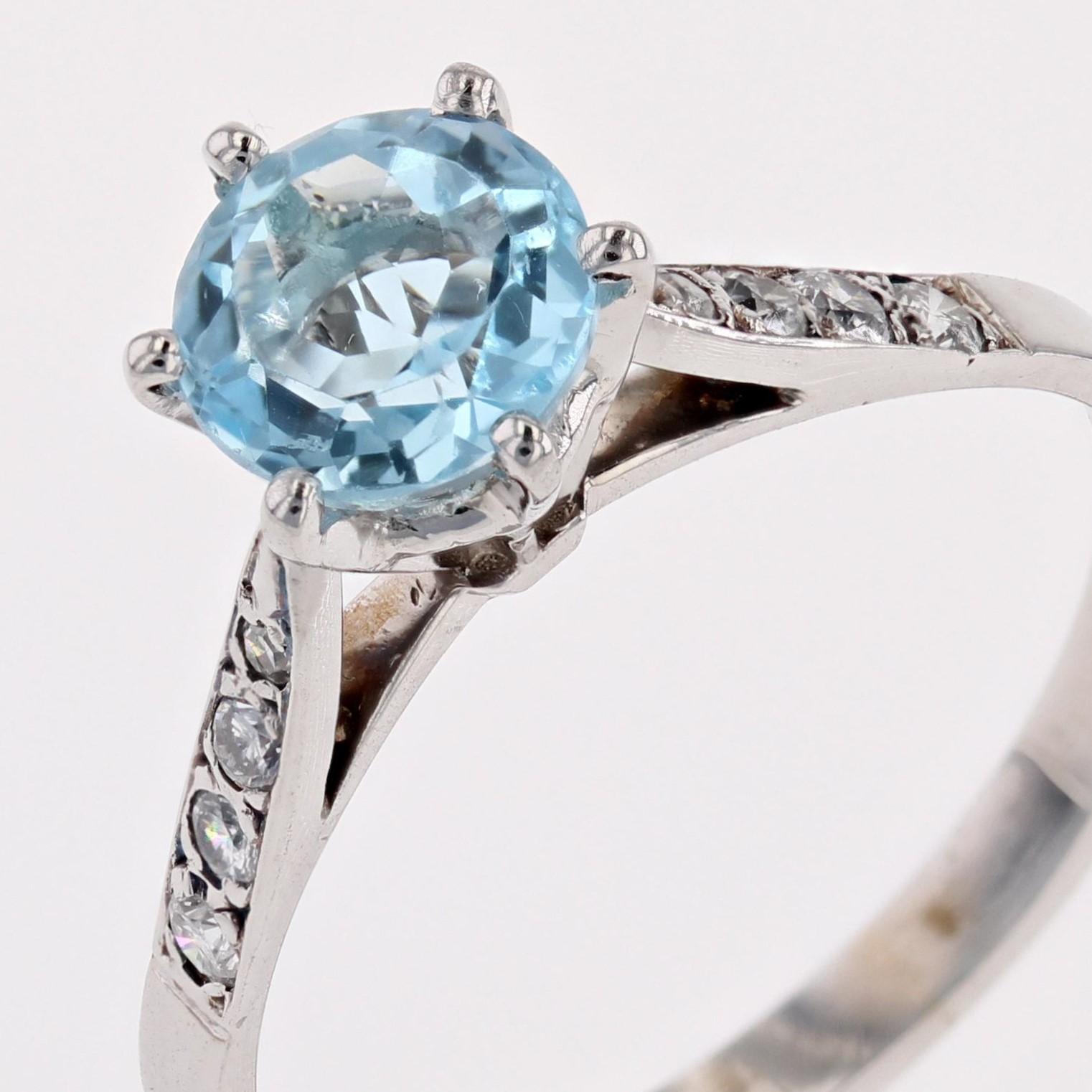 French 1970s Aquamarine Diamonds 18 Karat White Gold Solitaire Ring For Sale 1