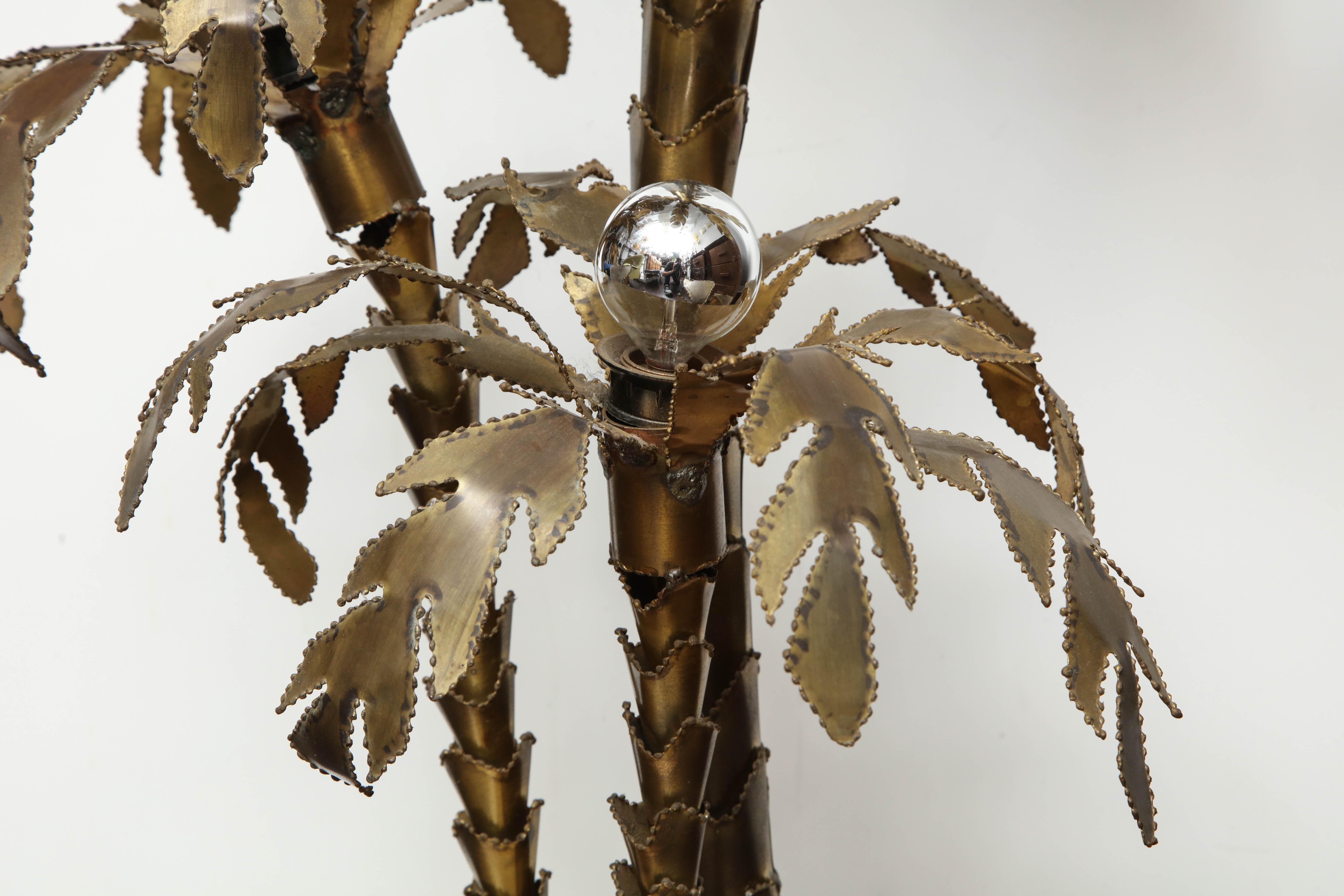 1970's French Brutalist Palm Tree Lamp with Natural Stone Base For Sale 3