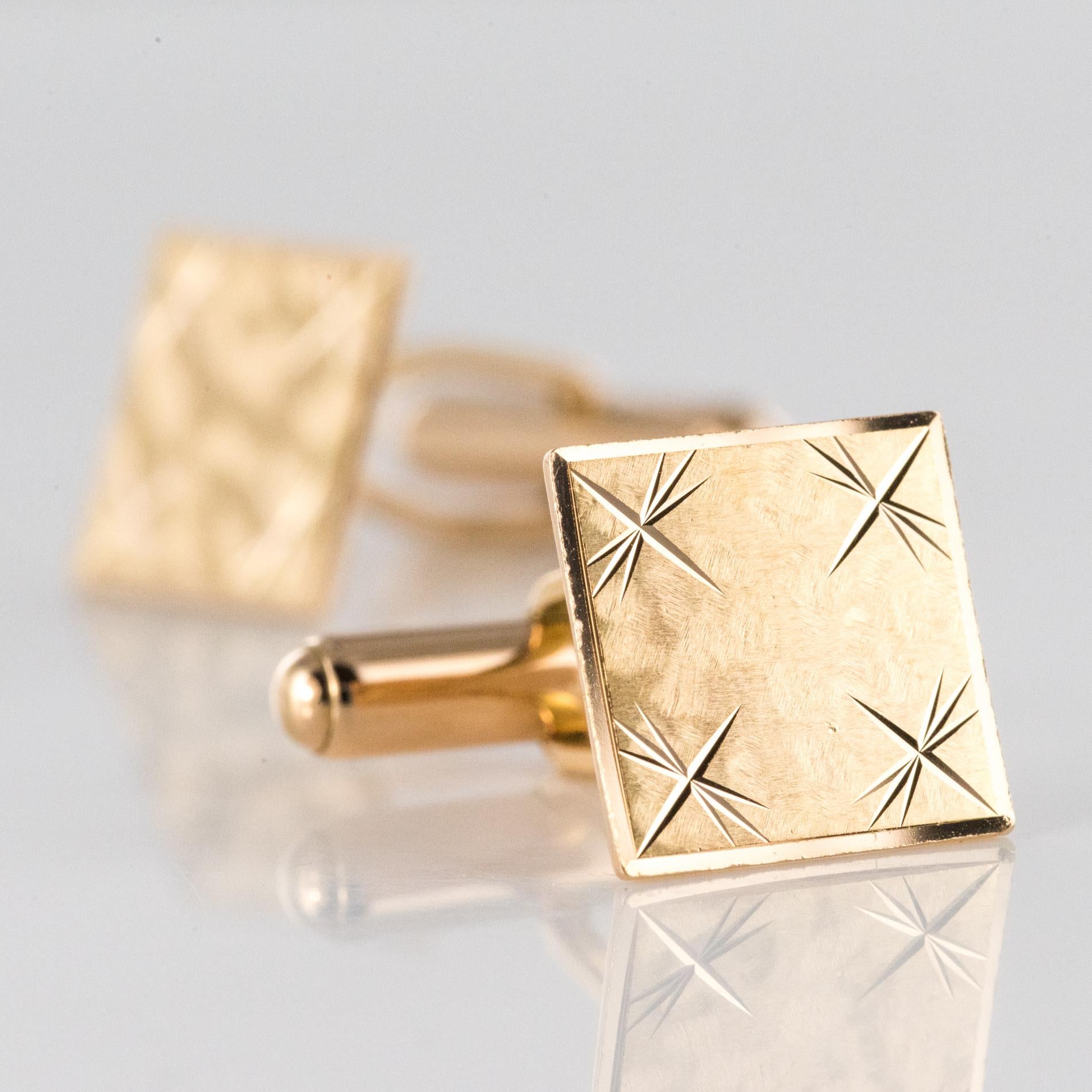 Men's French 1970s Chiseled 18 Karat Yellow Gold Cufflinks For Sale