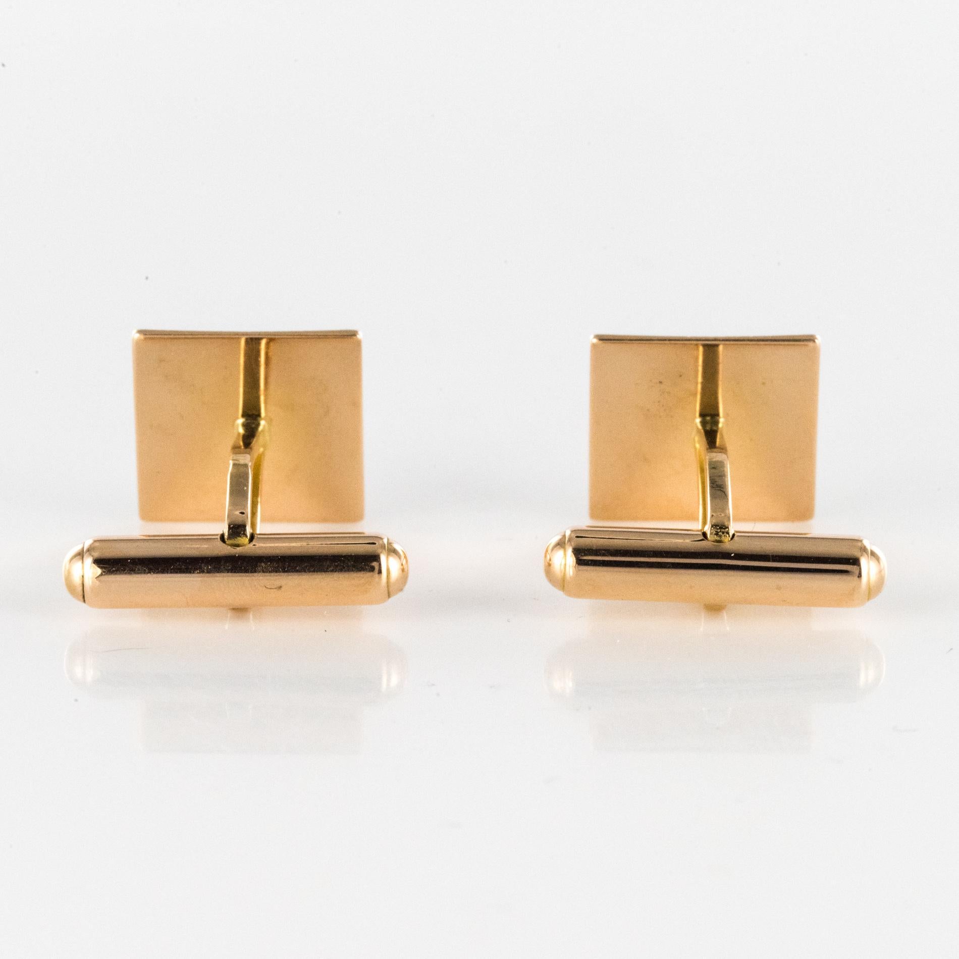 French 1970s Chiseled 18 Karat Yellow Gold Cufflinks For Sale 4