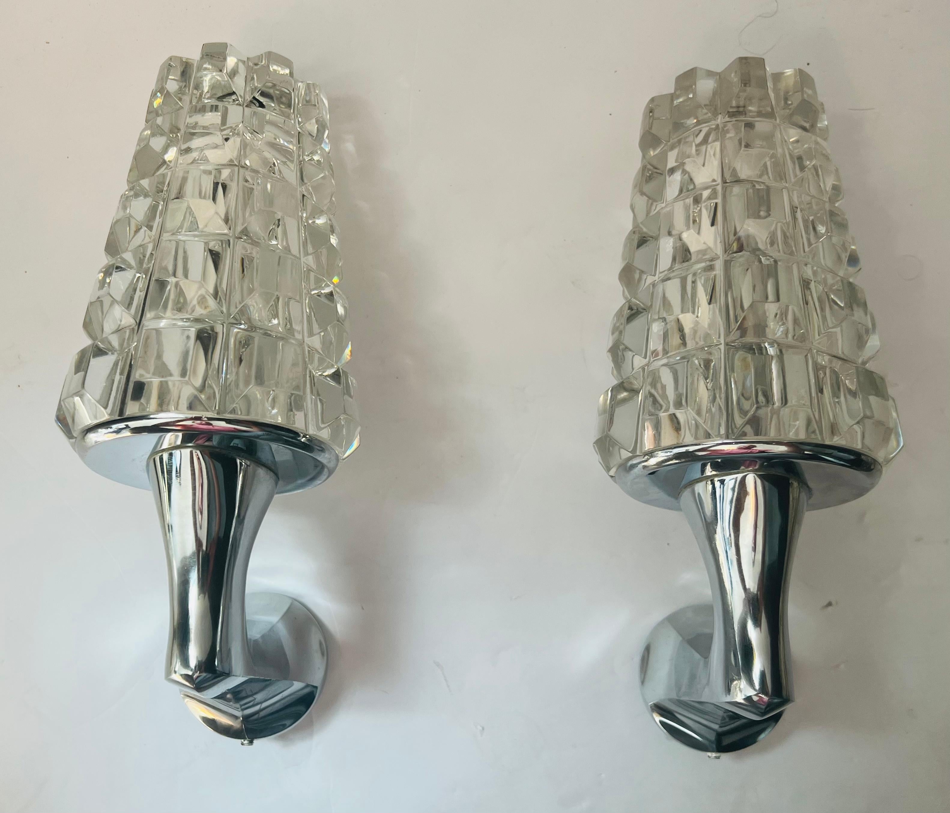 Pair of French 1970s Crystal High Style Wall Lamps Midcentury Sculptural For Sale 7