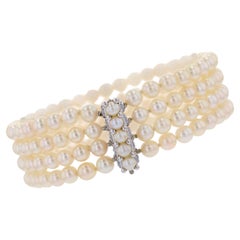 French 1970s Cultured Pearl 18 Karat White Gold 4 Rows Bracelet