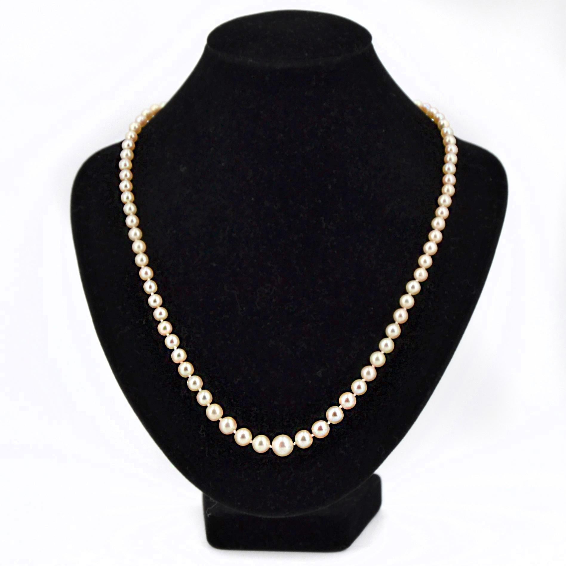 Bead French 1970s Cultured Pearl 18 Karat White Gold Clasp Necklace For Sale