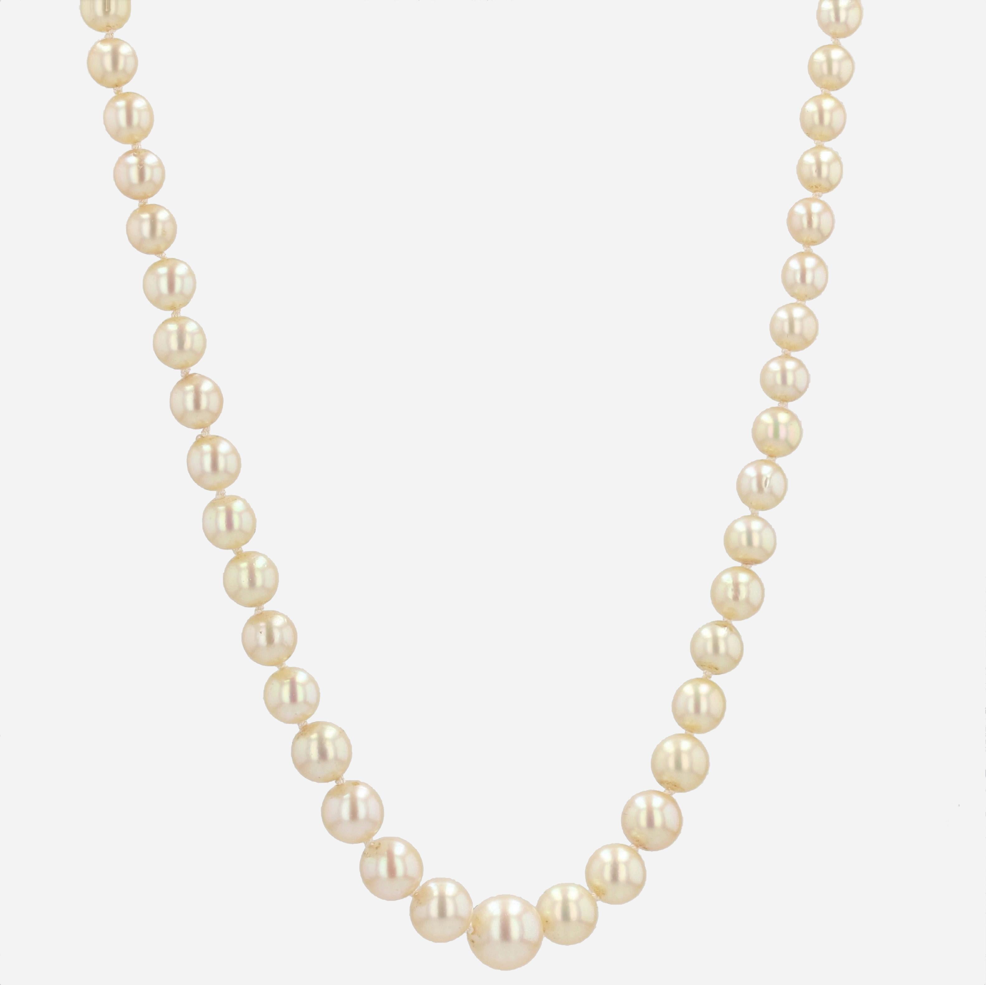Collier en perles de culture franaises des annes 1970 avec fermoir en or blanc 18 carats en vente 1