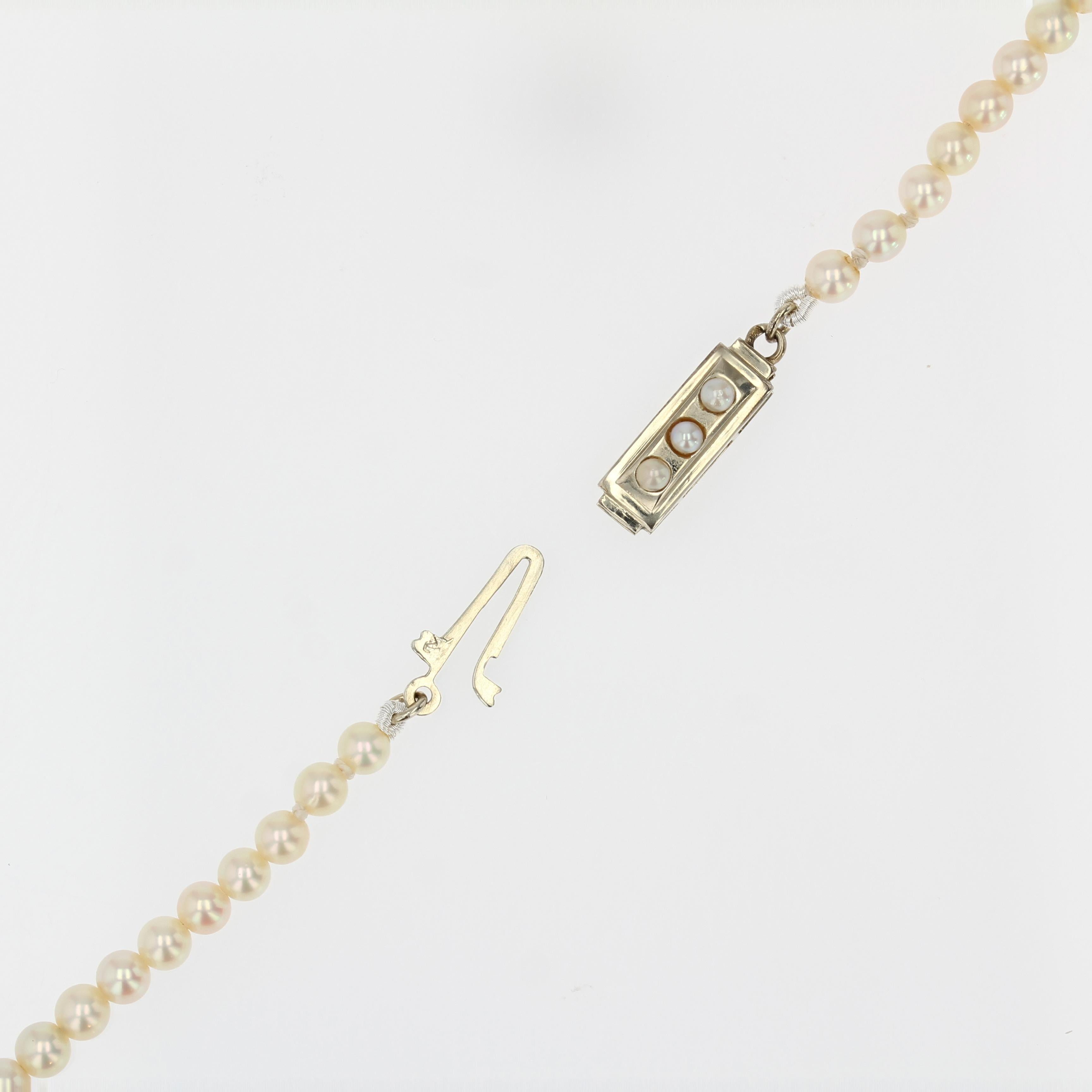 Collier en or blanc 18 carats avec perles de culture françaises des années 1970 en vente 8