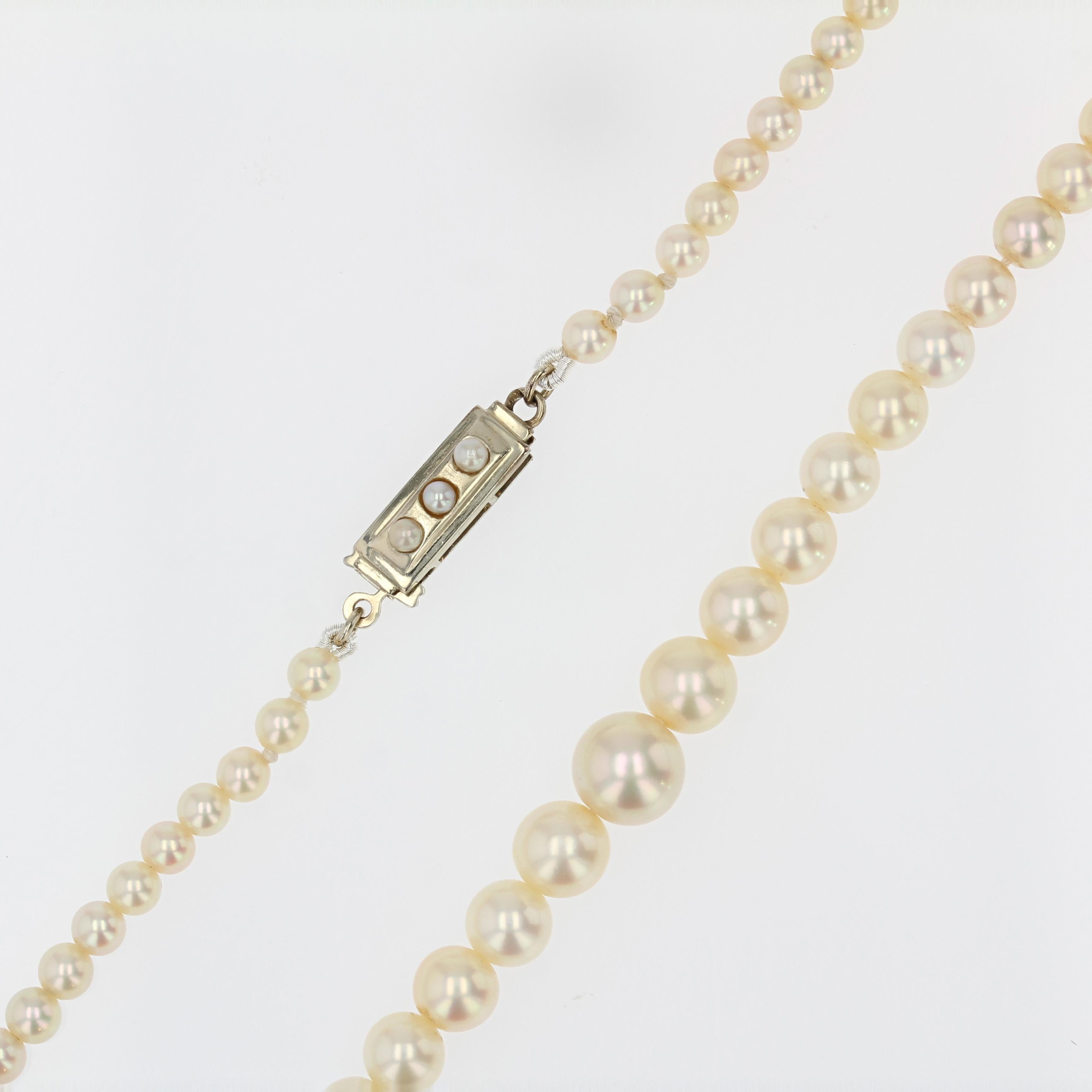 Collier en or blanc 18 carats avec perles de culture françaises des années 1970 en vente 9
