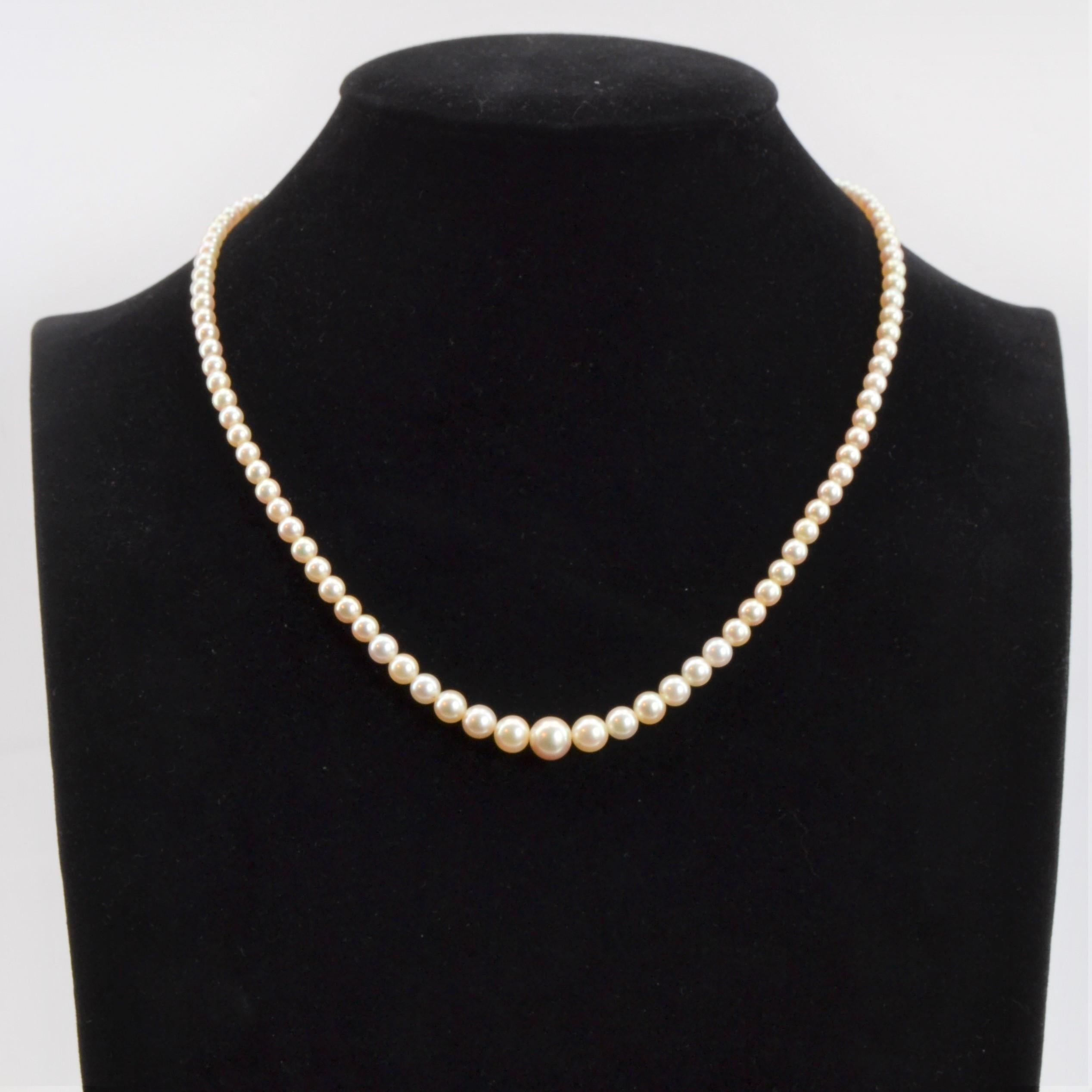 Bead French 1970s Cultured Pearl 18 Karat White Gold Necklace For Sale