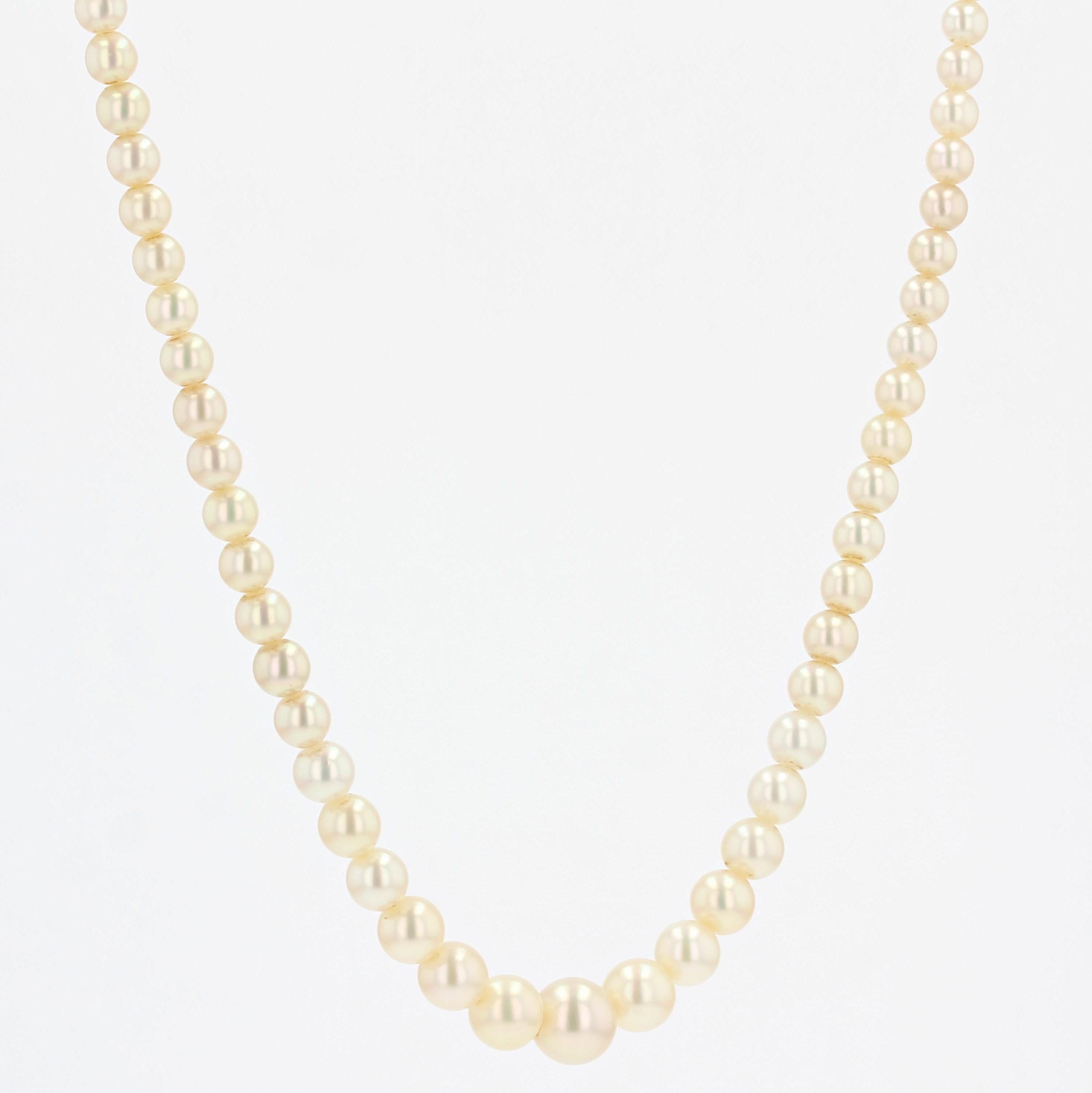 Collier en or blanc 18 carats avec perles de culture françaises des années 1970 Pour femmes en vente