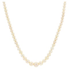 French 1970s Cultured Pearl 18 Karat White Gold Necklace