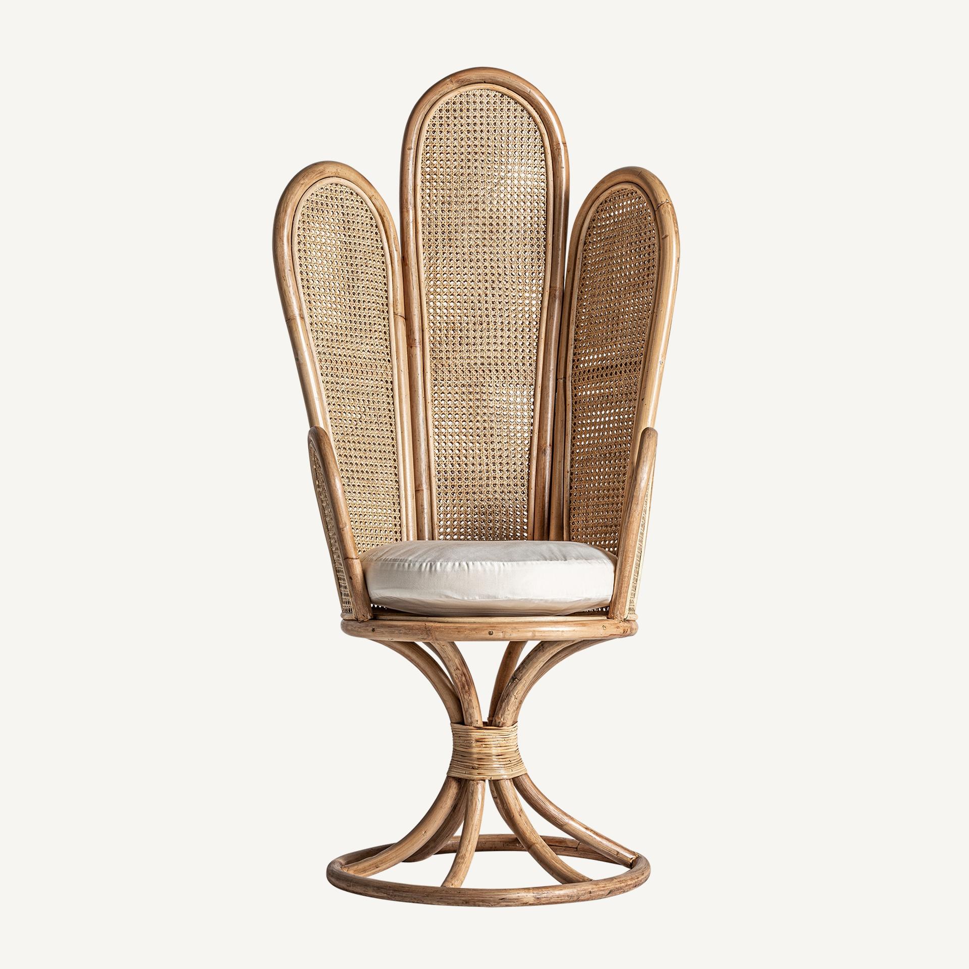 Chaise cannée en rotin et osier, style français des années 1970, fabriquée à la main en vente 4