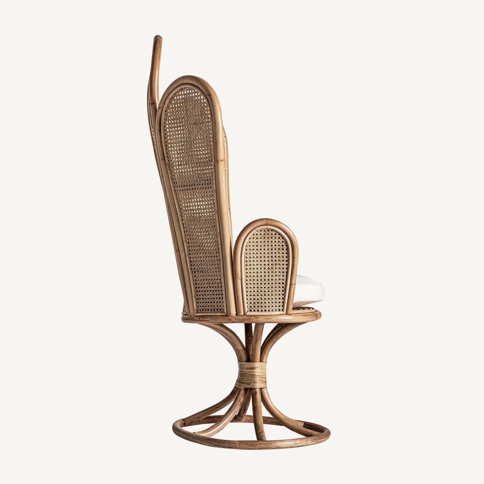 Chaise cannée en rotin et osier, style français des années 1970, fabriquée à la main en vente 2