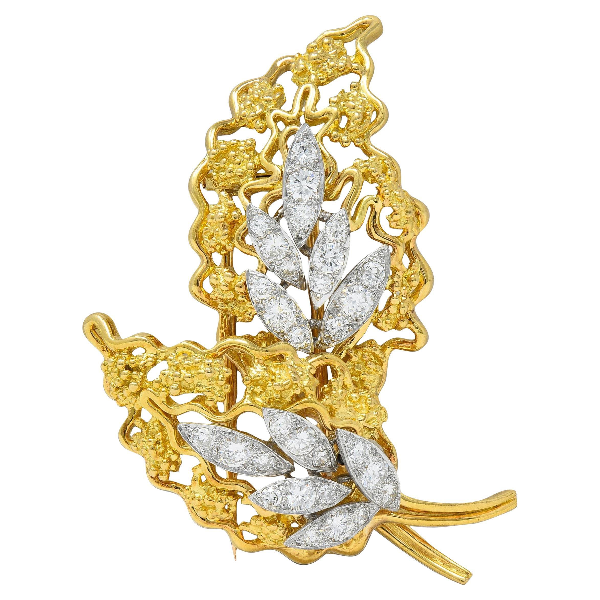 Broche en or jaune 18 carats, platine, diamants, feuilles et fleurs des années 1970