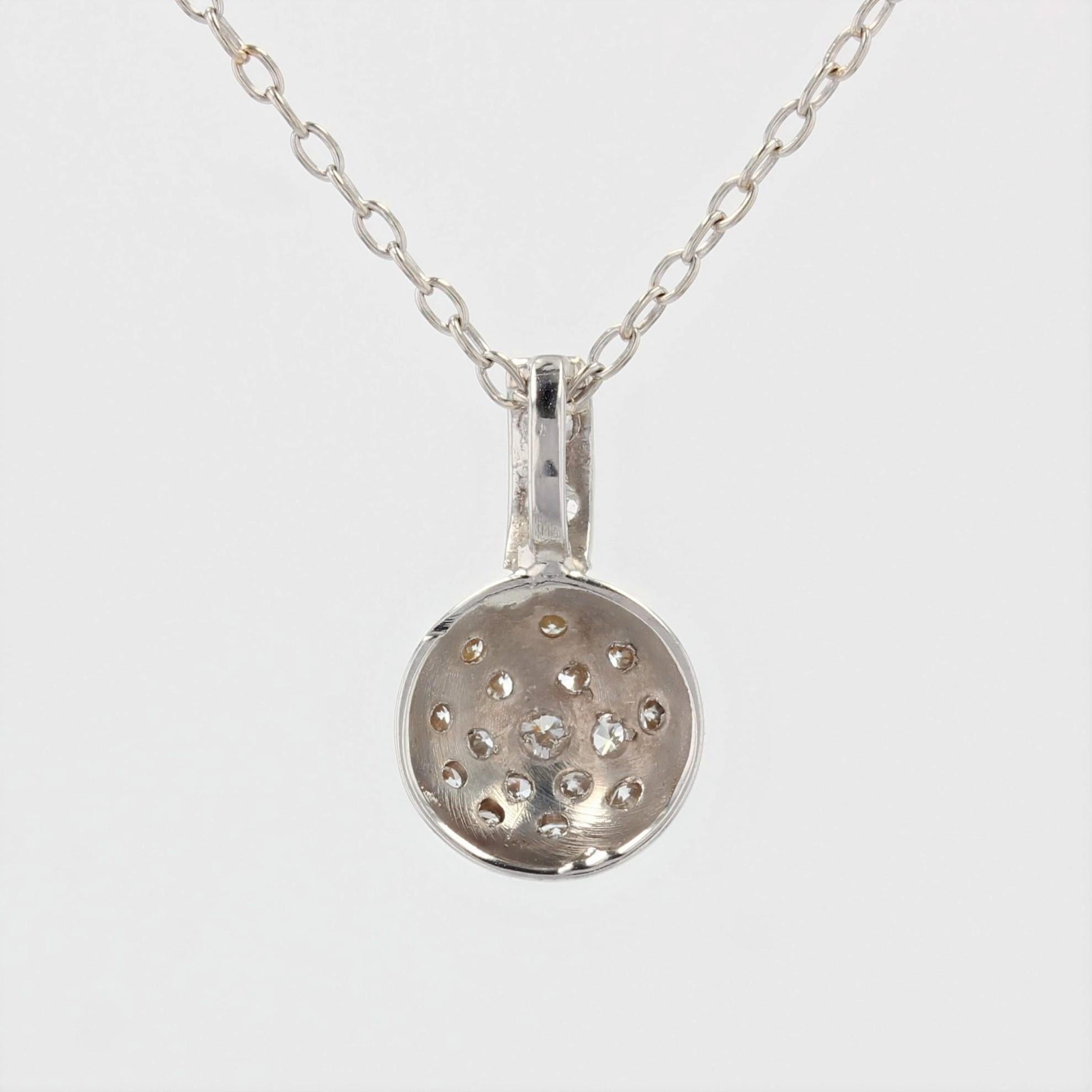 French, 1970s Diamonds 18 Karat White Gold Pendant and Chain For Sale 2