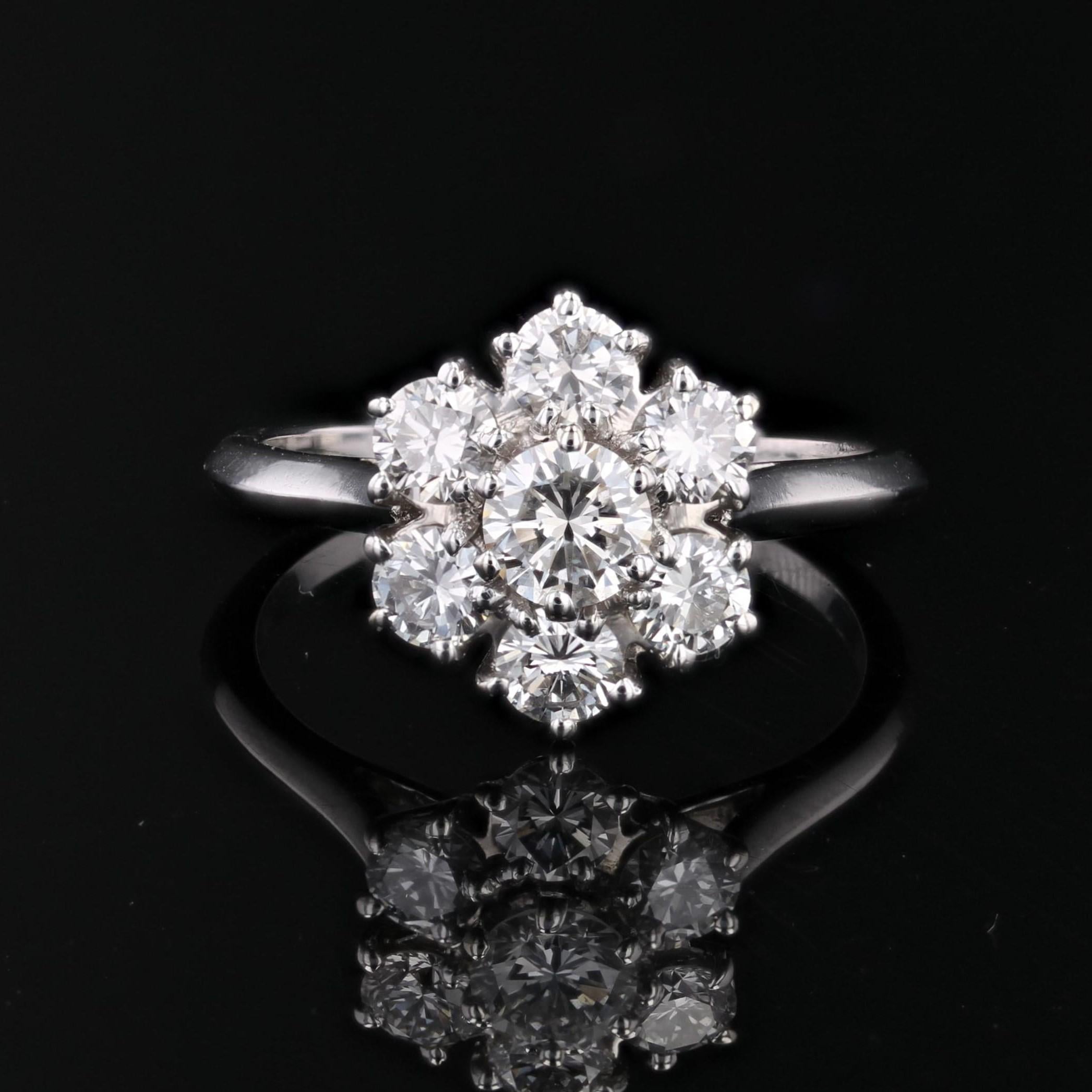 Anello francese degli anni '70 con diamanti in oro bianco 18 carati con fiocco retrò In condizioni buone in vendita a Poitiers, FR