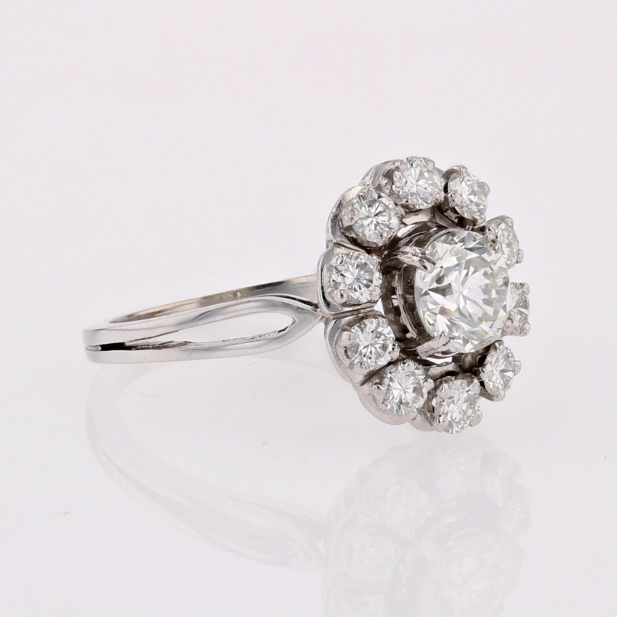 French 1970s Diamonds 18 Karat White Gold Retro Pompadour Ring 5
