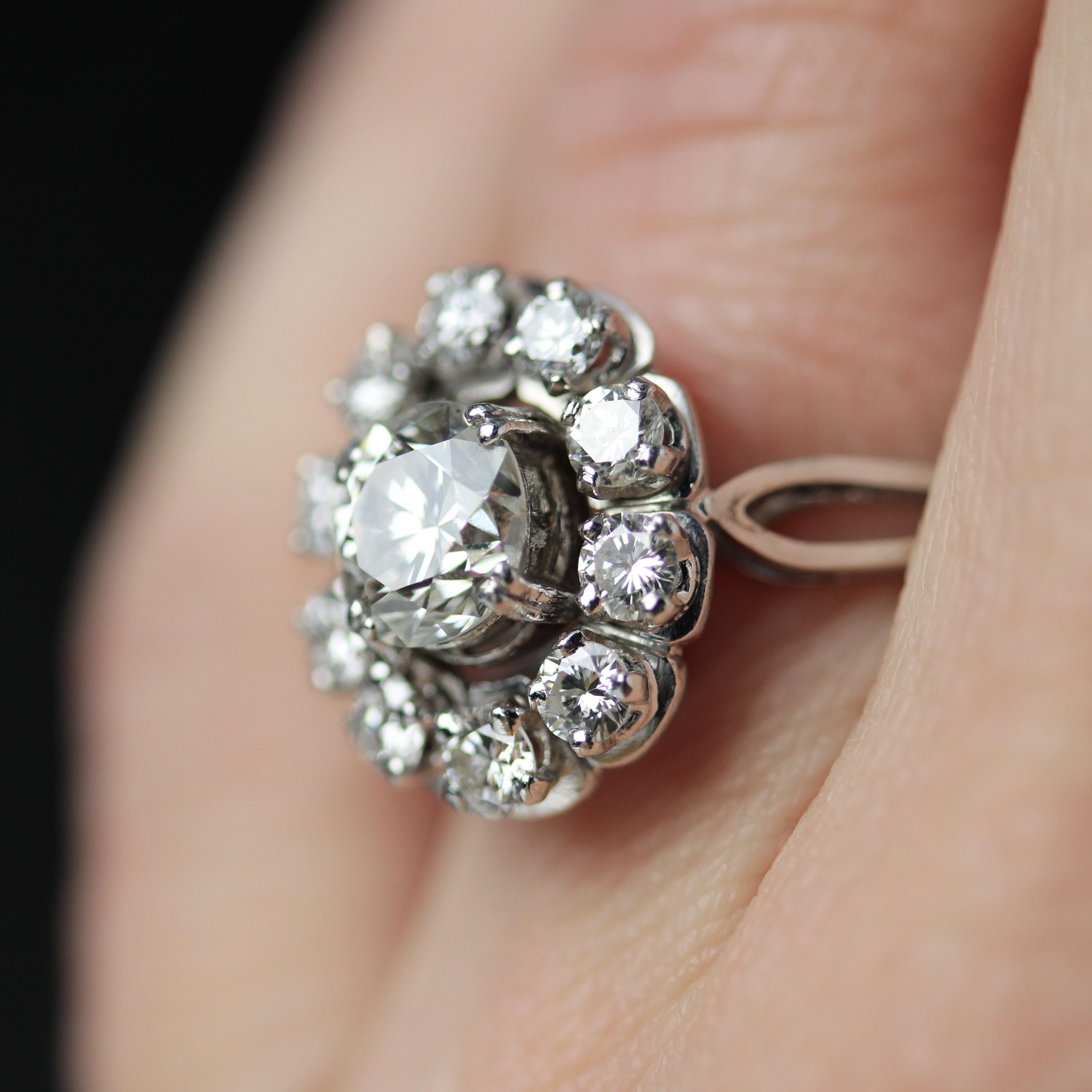 French 1970s Diamonds 18 Karat White Gold Retro Pompadour Ring 9