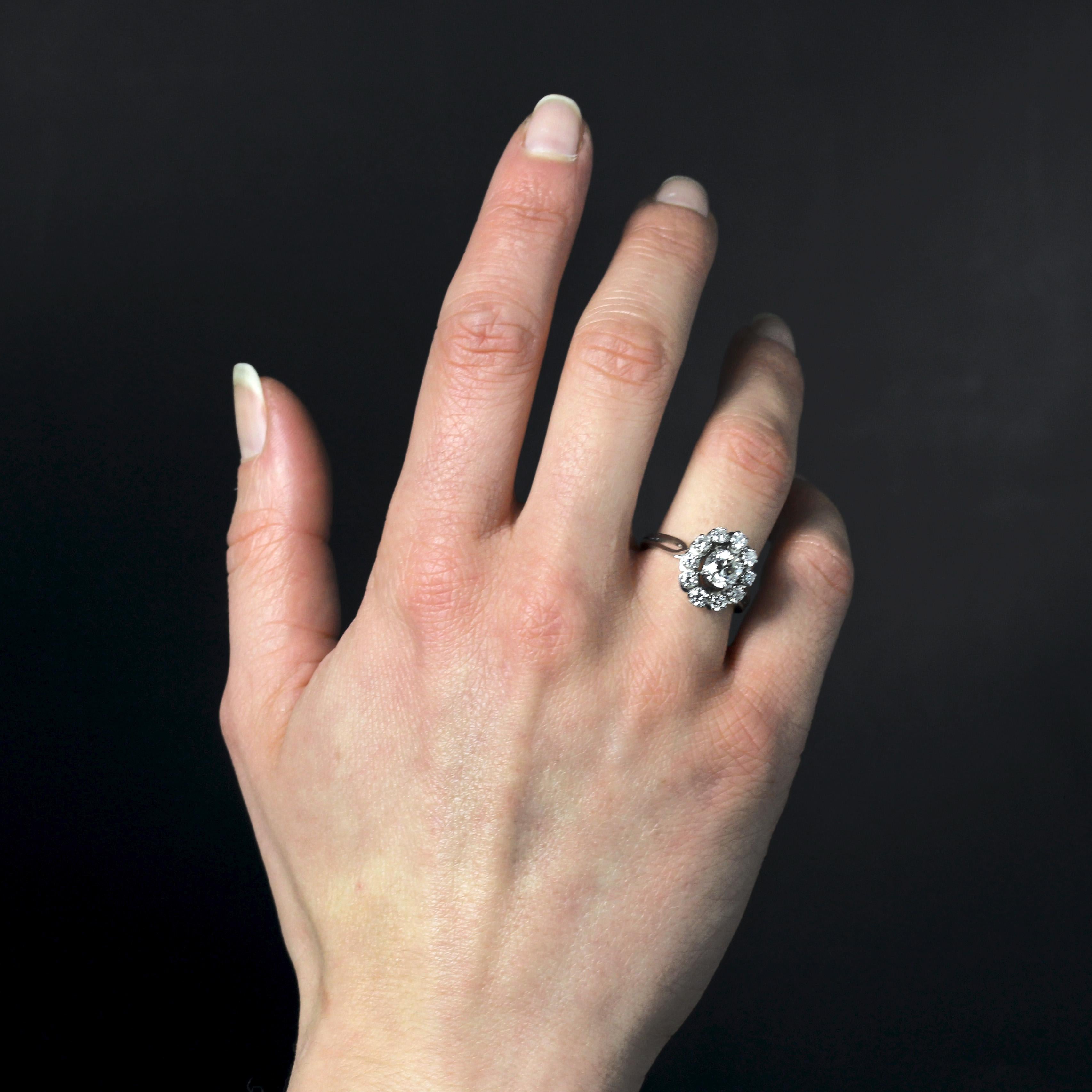 French 1970s Diamonds 18 Karat White Gold Retro Pompadour Ring In Good Condition In Poitiers, FR