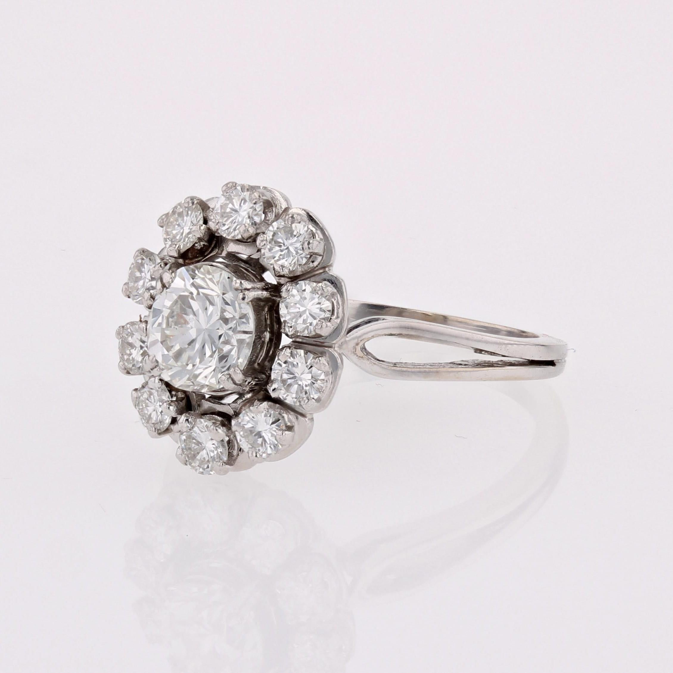 French 1970s Diamonds 18 Karat White Gold Retro Pompadour Ring 3