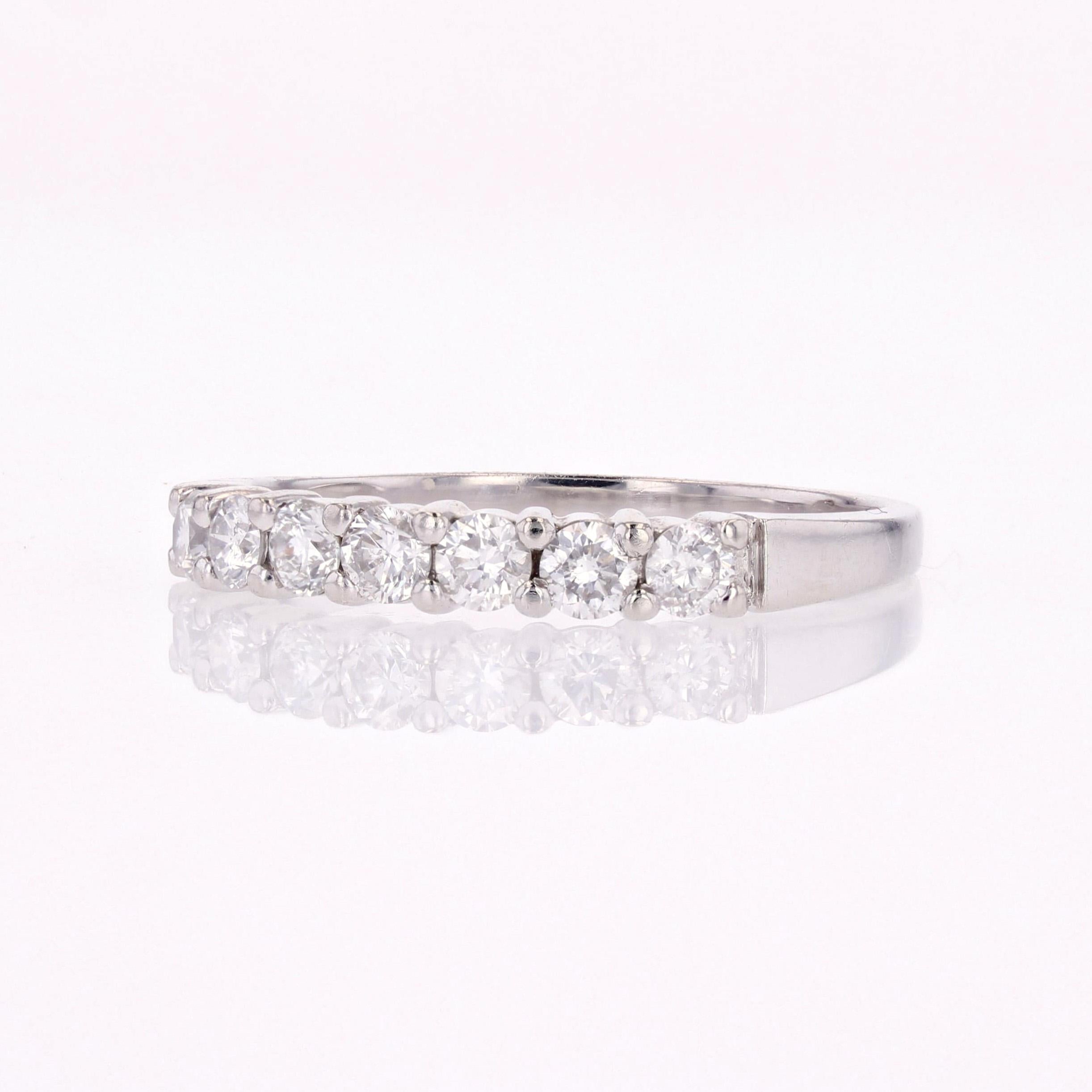 Französischer 1970er Diamanten Platin Halber Ehering (Brillantschliff) im Angebot
