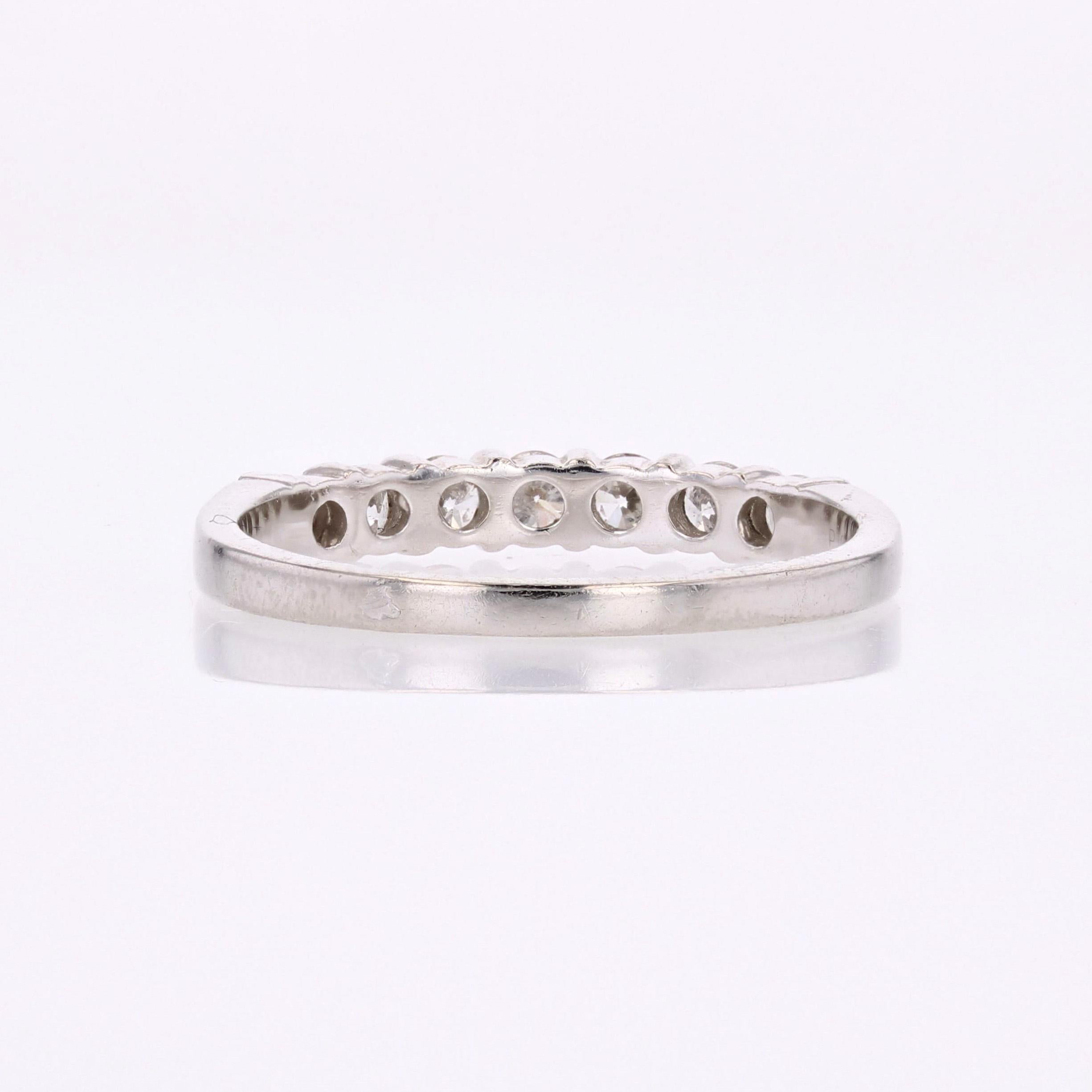 Französischer 1970er Diamanten Platin Halber Ehering im Angebot 1