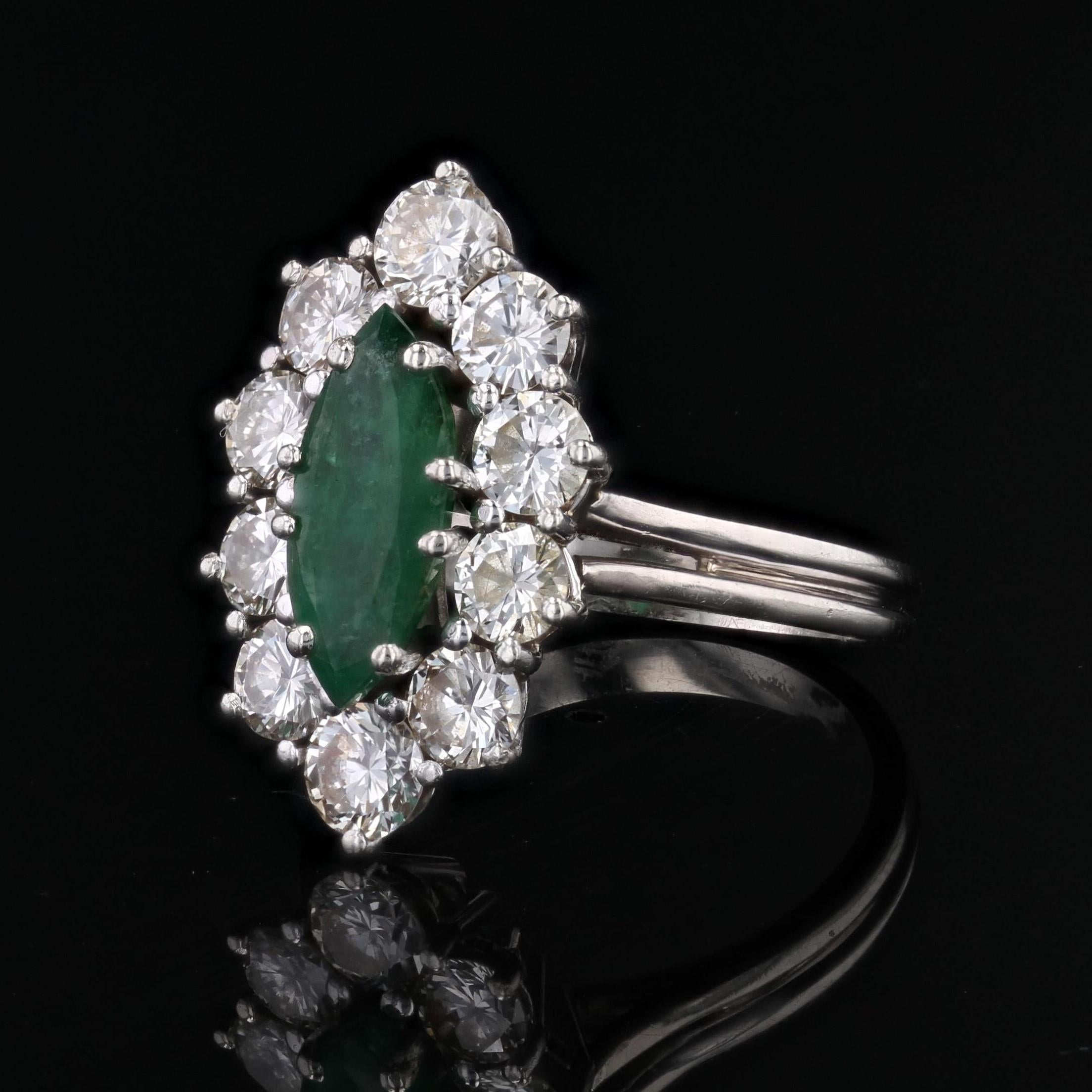 French 1970s Emerald Diamonds 18 Karat White Gold Marquise Ring For Sale 1