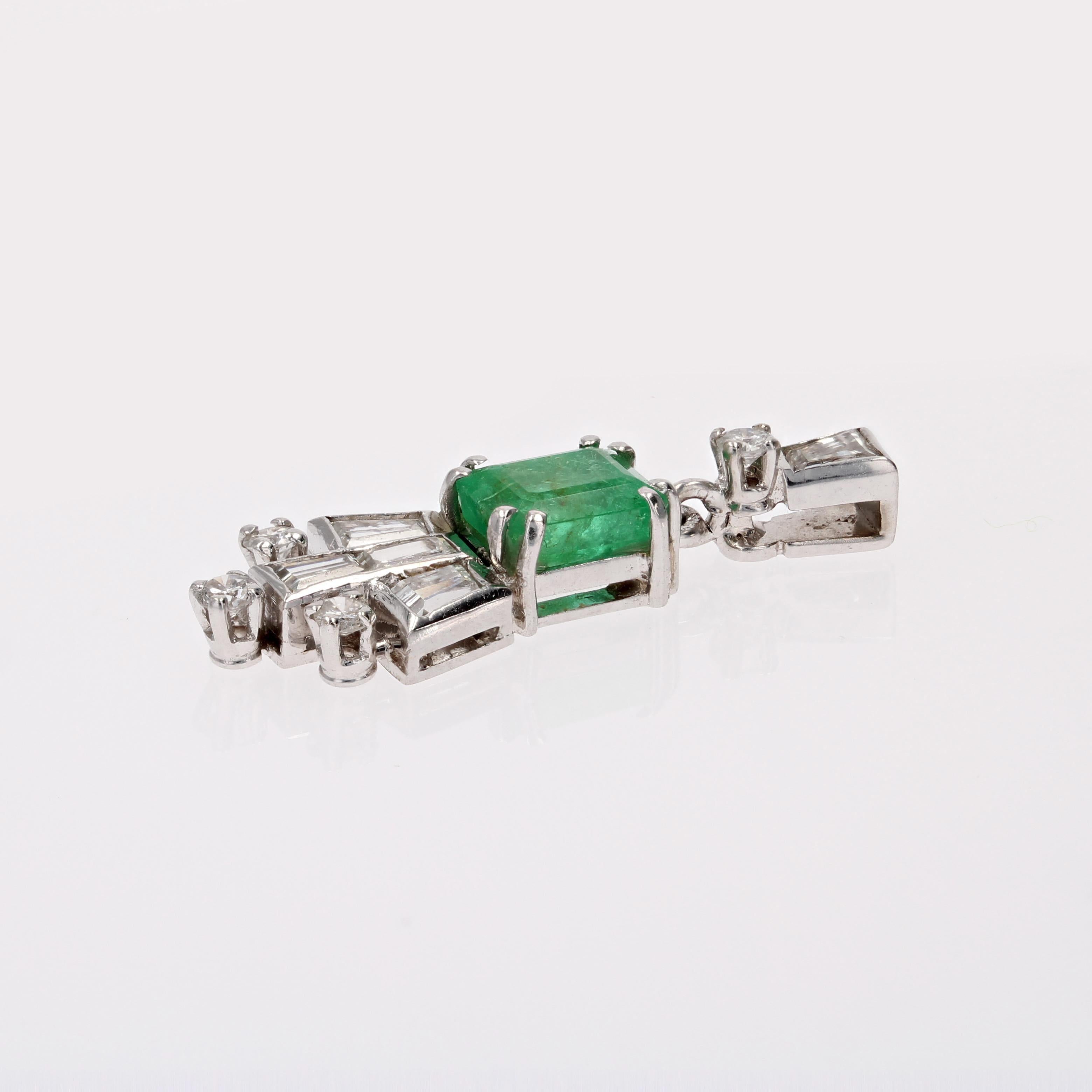 French 1970s Emerald Diamonds 18 Karat White Gold Pendant For Sale 8