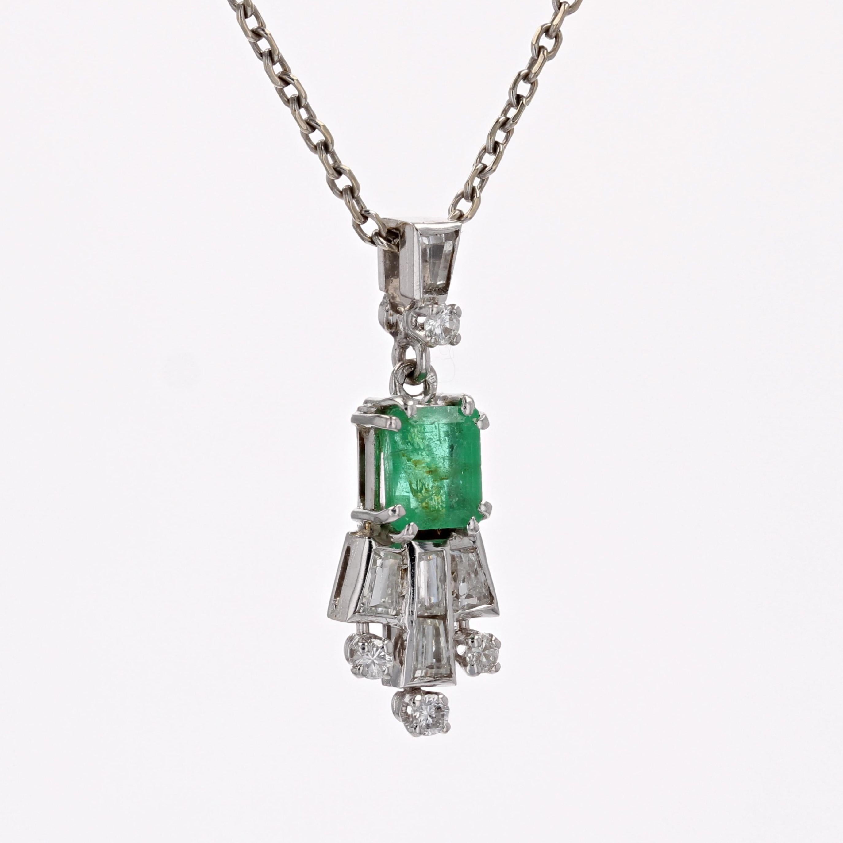 Women's French 1970s Emerald Diamonds 18 Karat White Gold Pendant For Sale