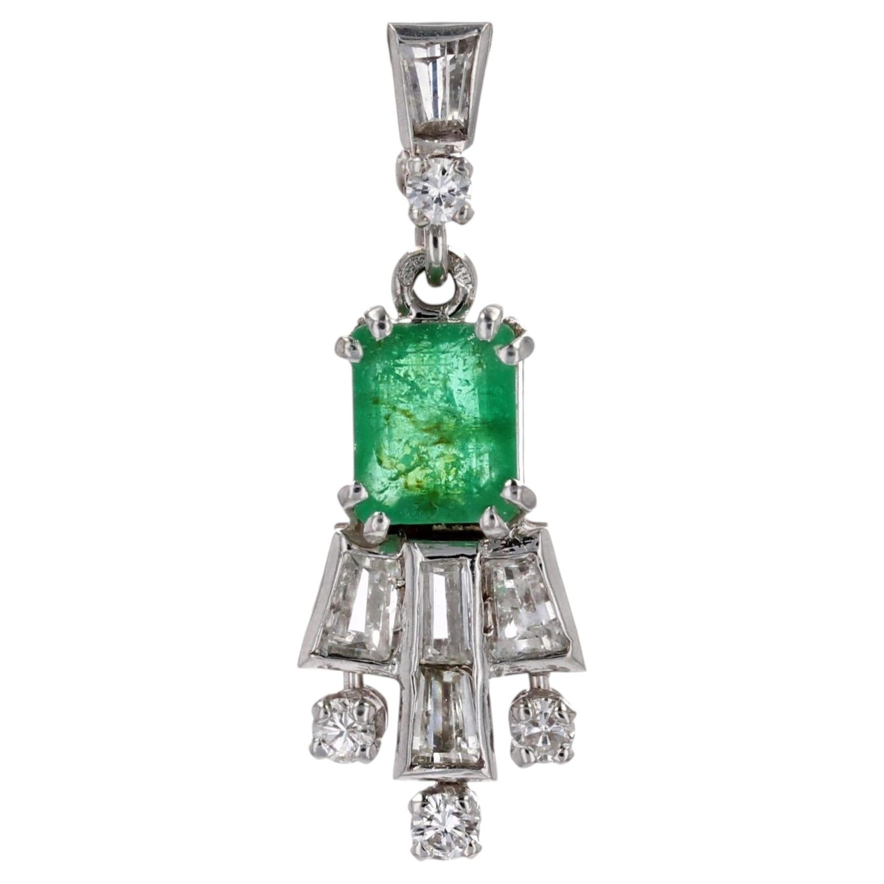 Pendentif en or blanc 18 carats avec émeraude et diamants des années 1970