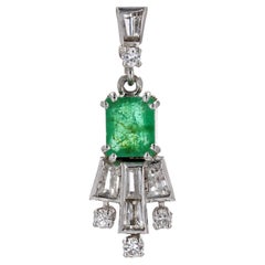 French 1970s Emerald Diamonds 18 Karat White Gold Pendant