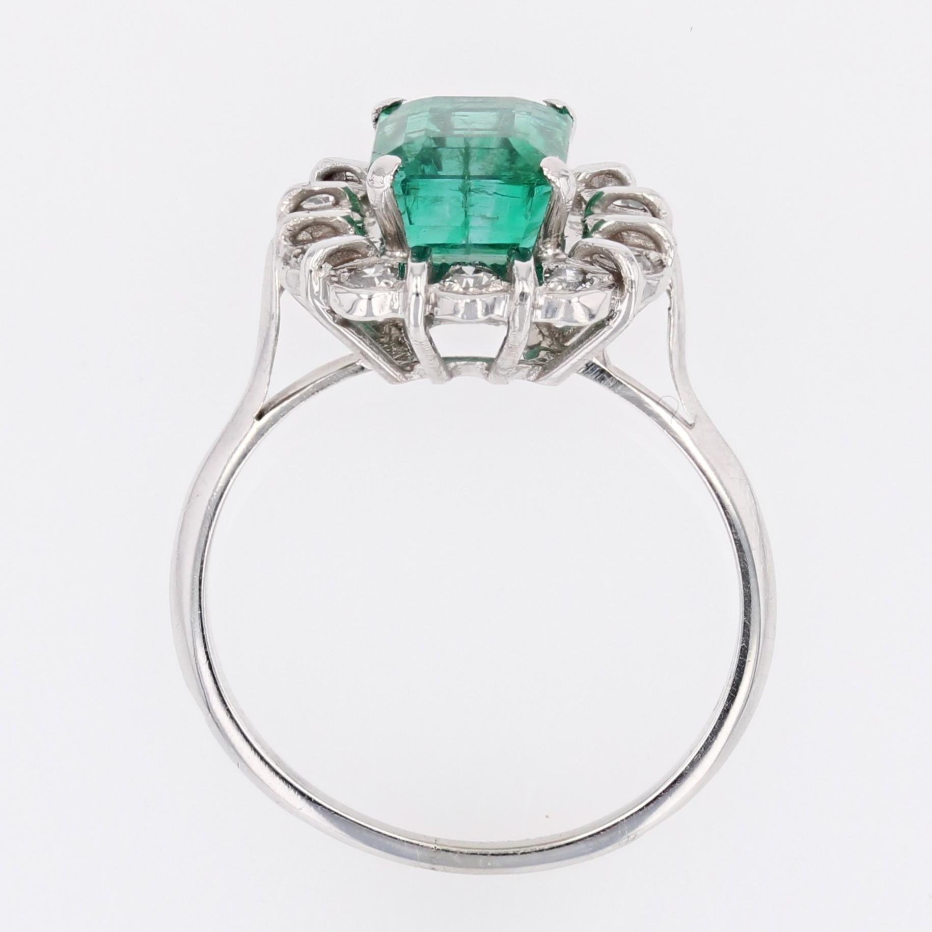 French 1970s Emerald Diamonds 18 Karat White Gold Rectangular Cluster Ring For Sale 10