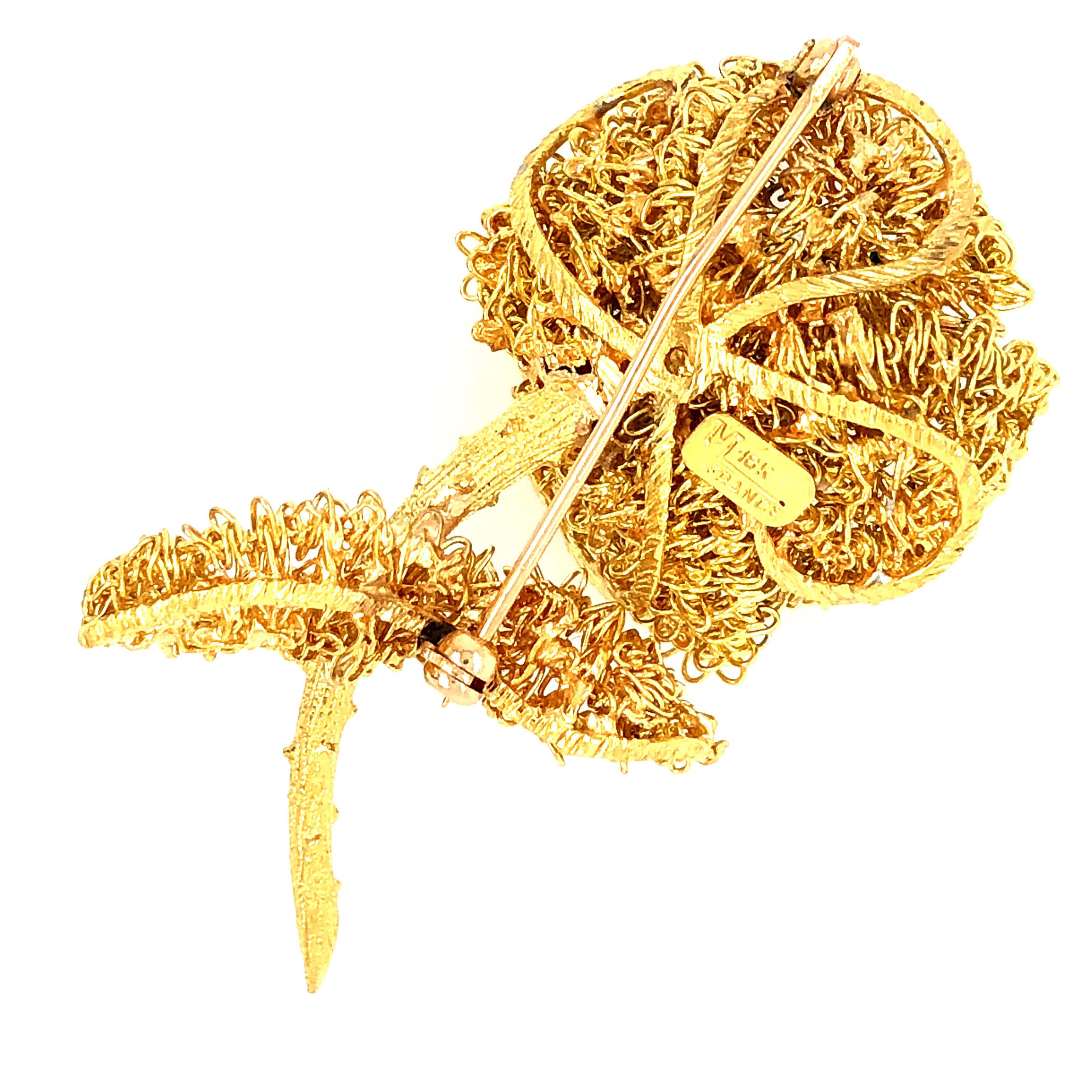 French 1970s Flower Brooch 18 Karat Gold 4