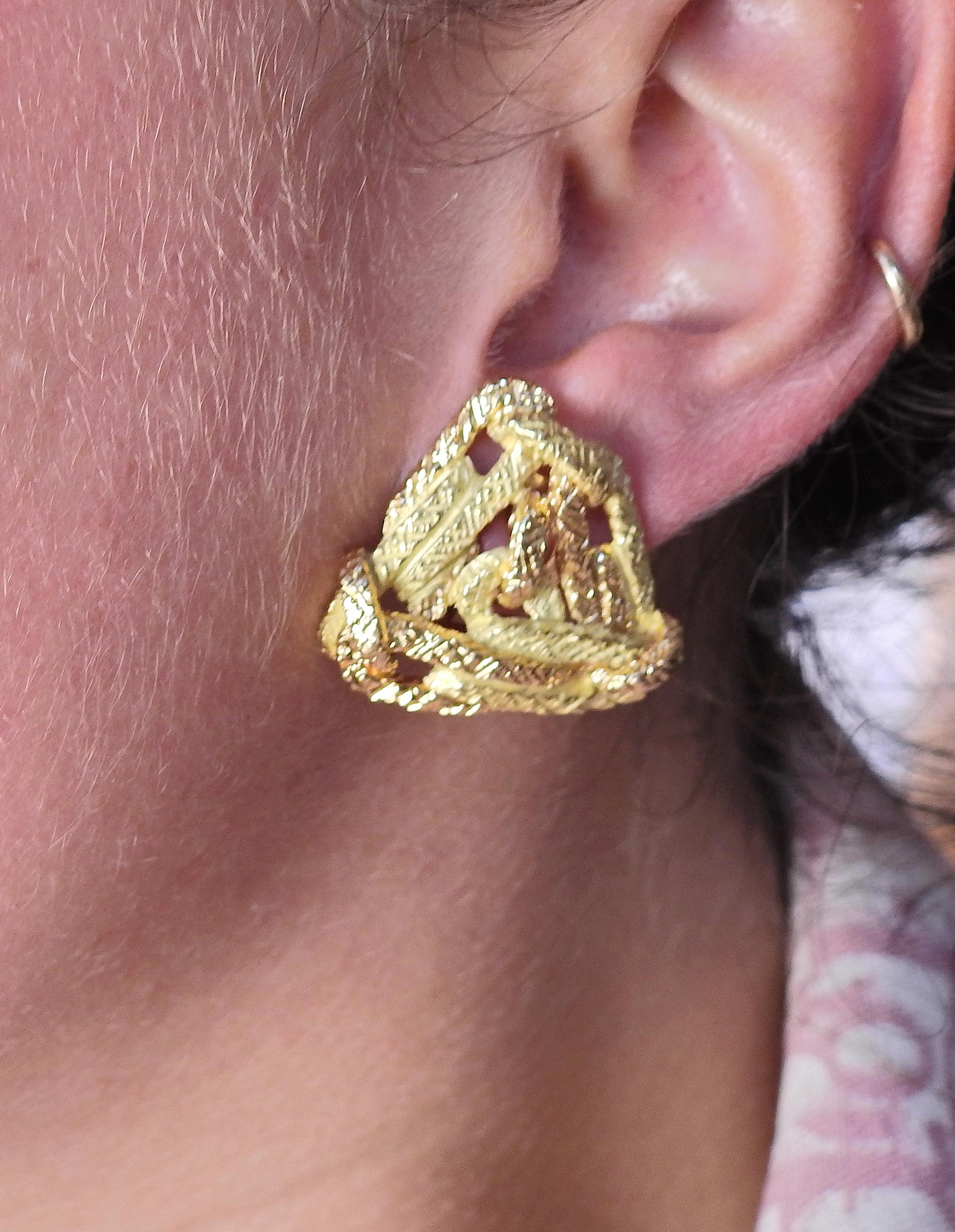 Women's French Made 1970s Gold Geometric Earrings For Sale