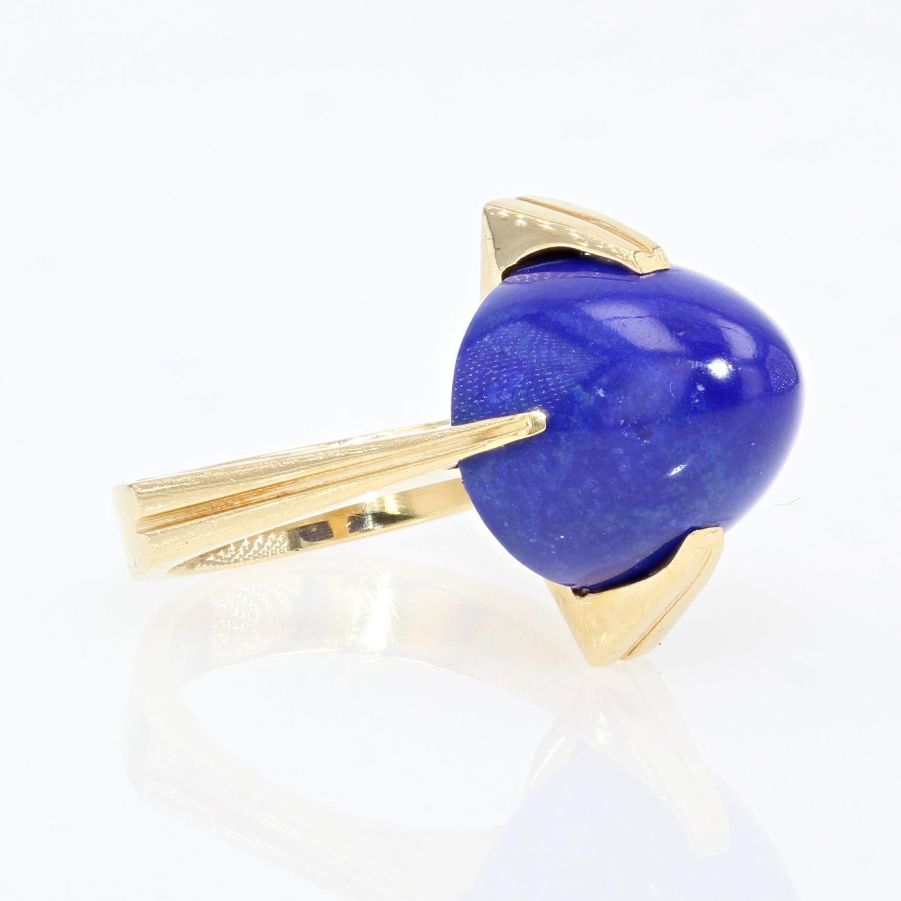 French 1970s Lapis Lazuli 18 Karat Yellow Gold Ring In Excellent Condition For Sale In Poitiers, FR