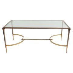 Table basse néoclassique française des années 1970 en acier et laiton