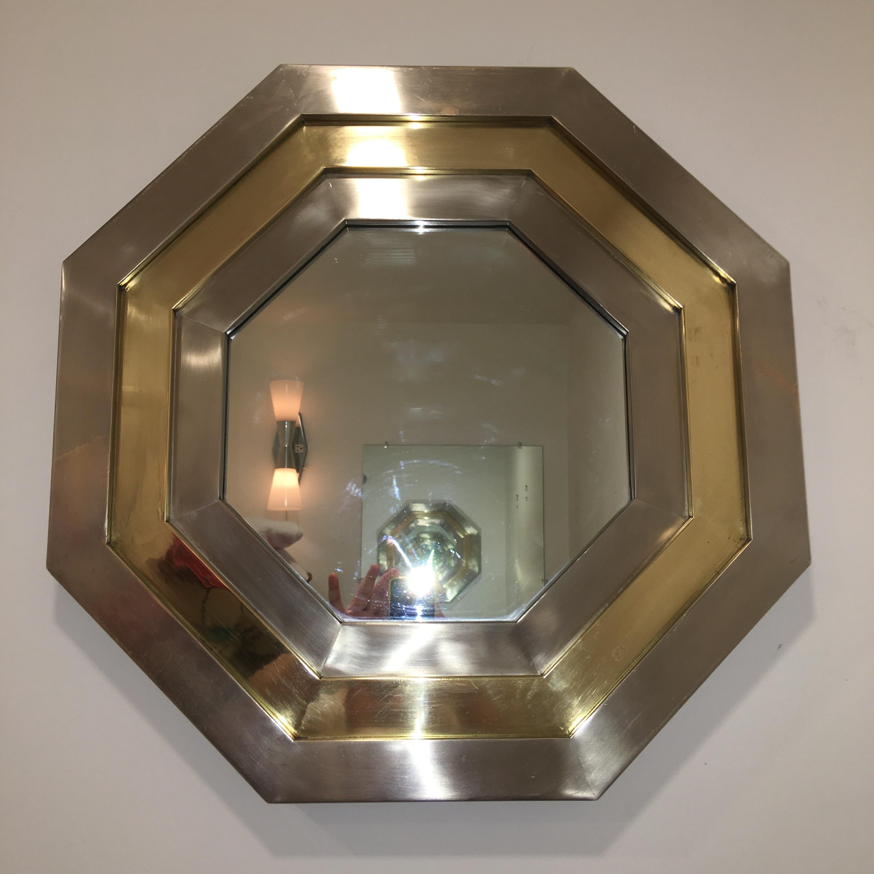Miroir octogonal français des années 1970 en acier inoxydable et laiton d'après Maria Pergay en vente 4