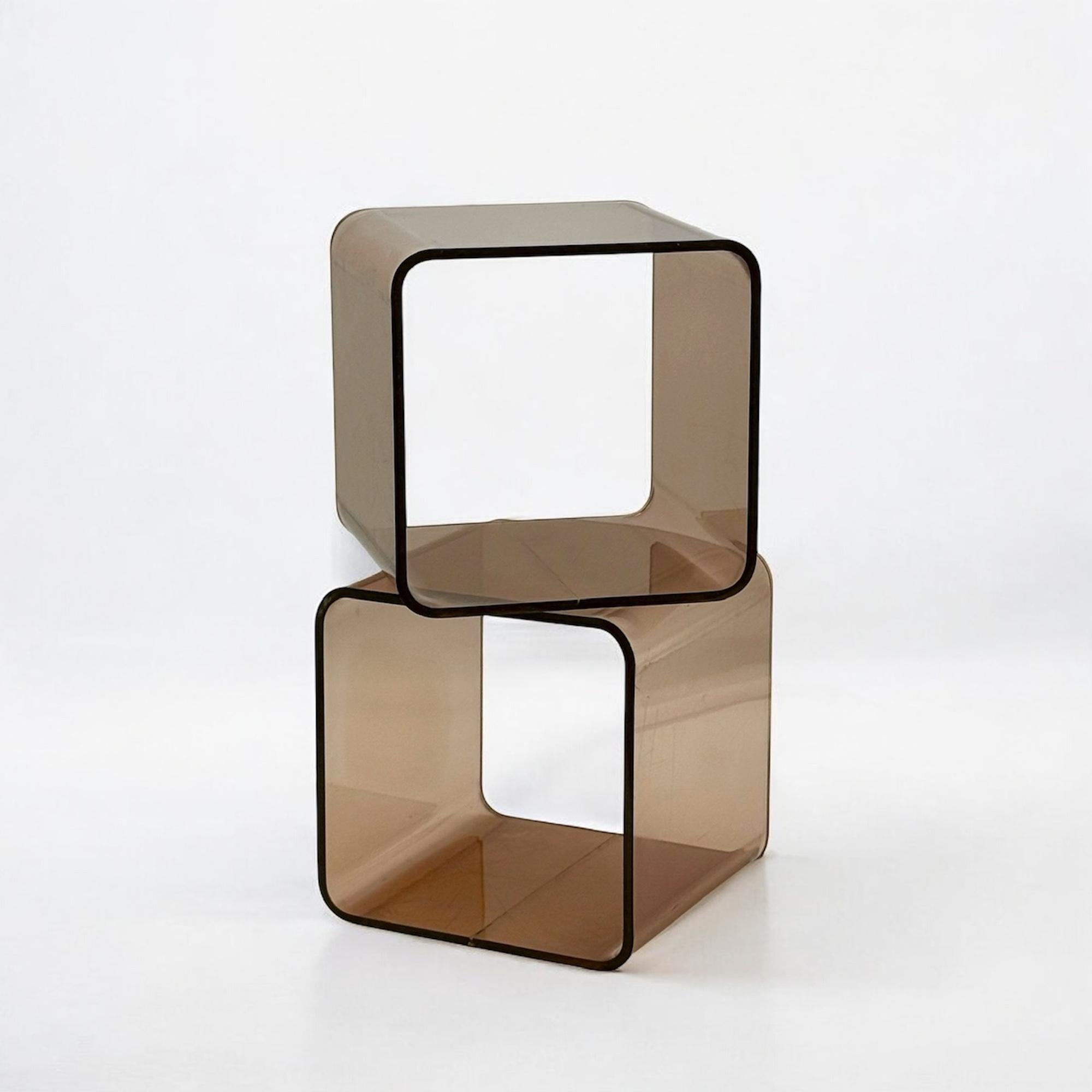 Space Age Cubi modulari in plexiglass francese degli anni '70, acrilico fumé, Design A Space Ane in vendita