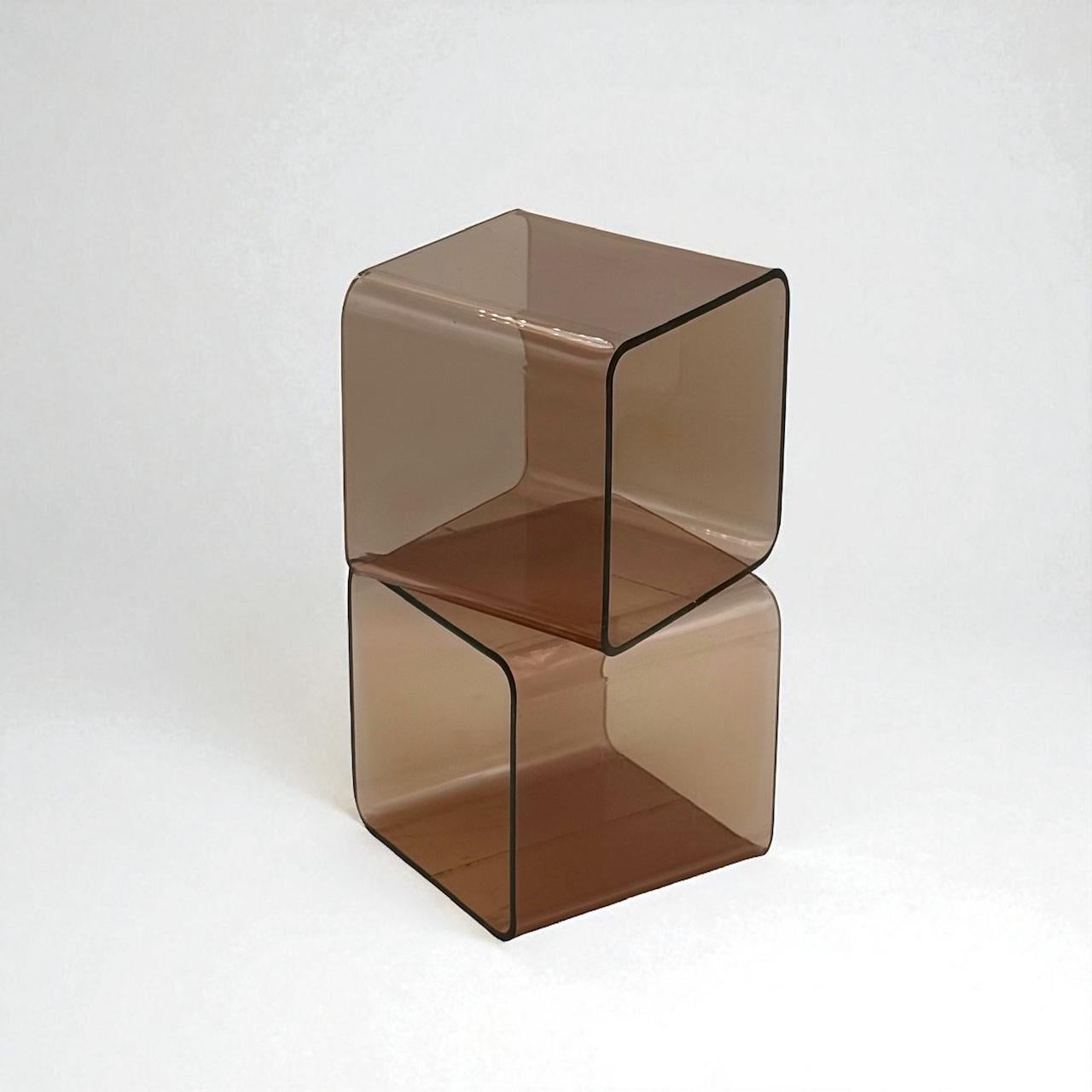 Plastica Cubi modulari in plexiglass francese degli anni '70, acrilico fumé, Design A Space Ane in vendita