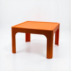 French 1970s Pop Side Table in Molded Plastic by Gilac