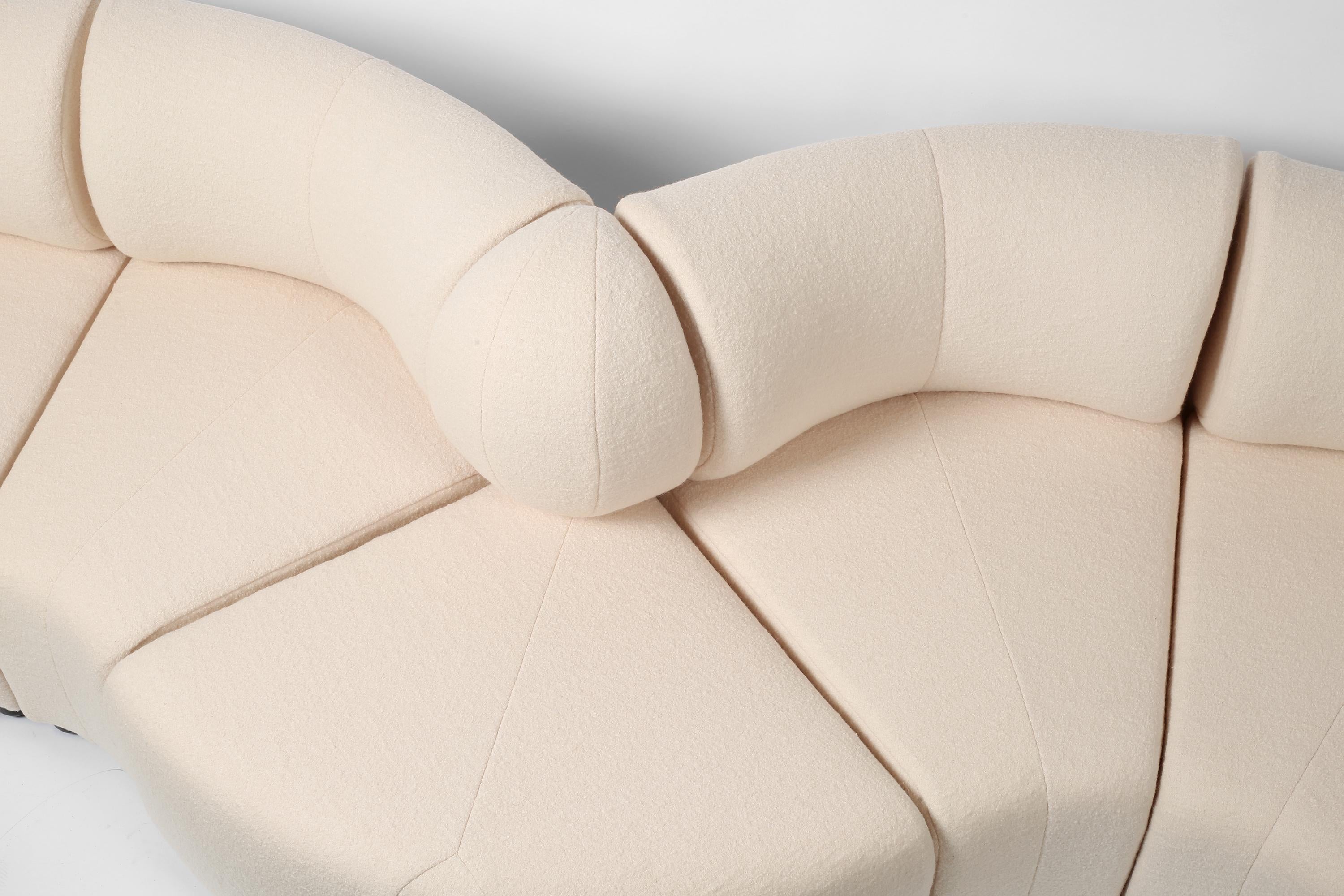 20ième siècle Canapé modulaire serpentin postmoderne français des années 1970 par Steiner en vente