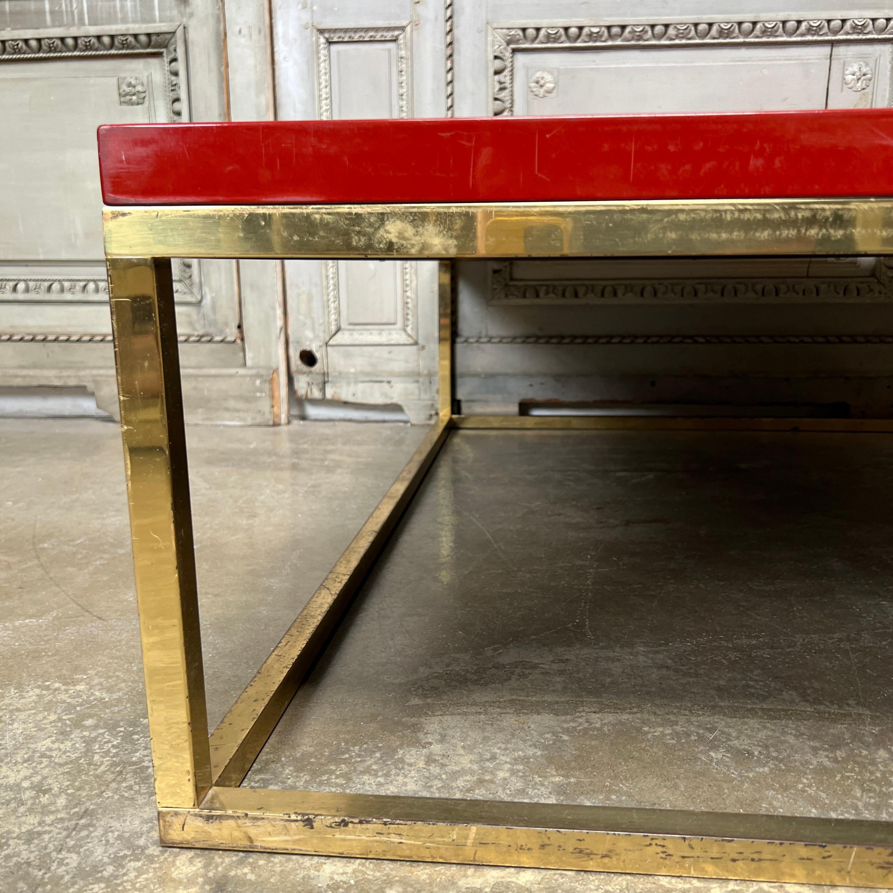 French 1970s Red Lacquer and Brass Coffee Table For Sale 3